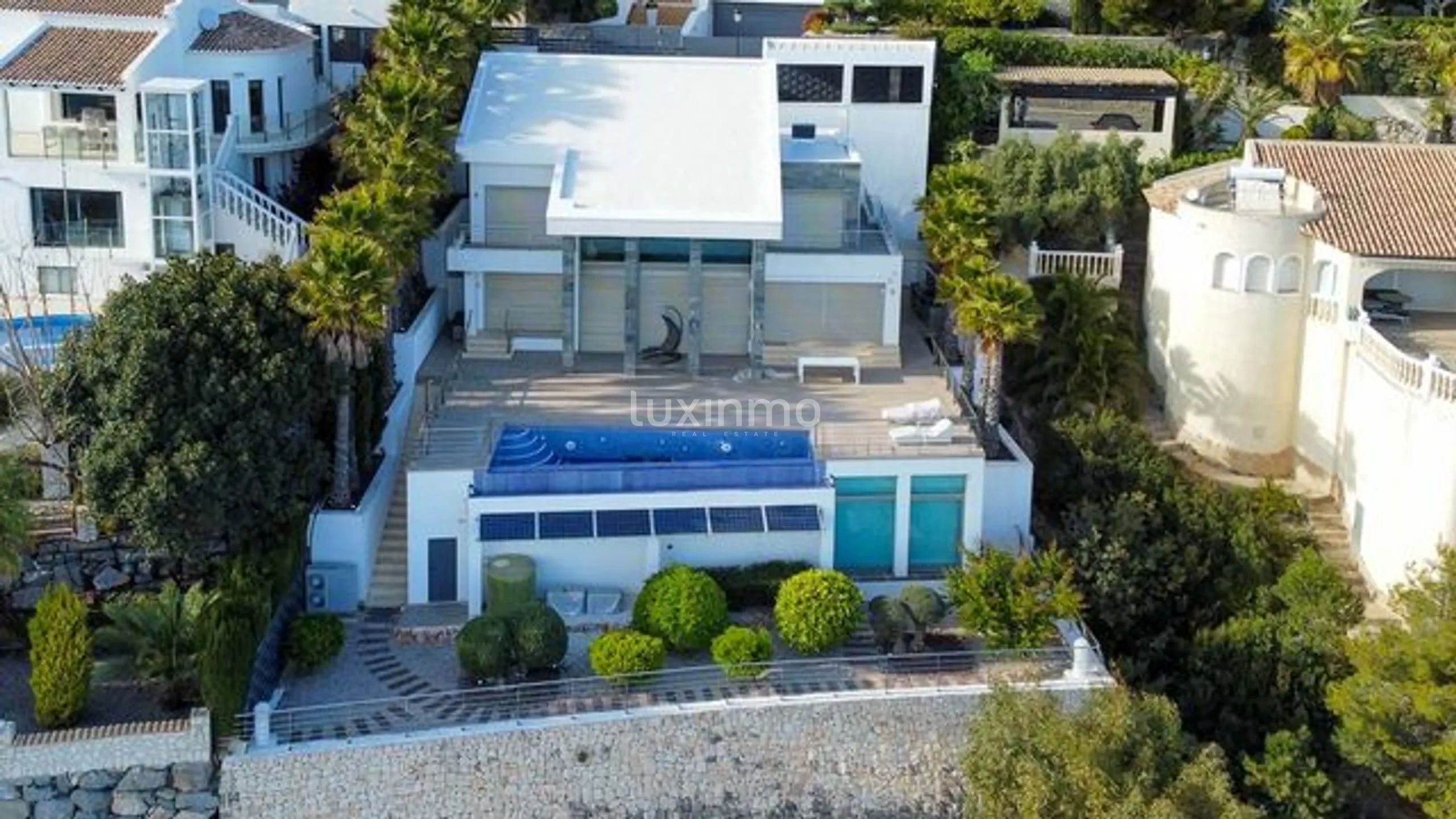 Moderne villa met uitzicht op zee en de bergen in de heuvels van Altea — photo 18