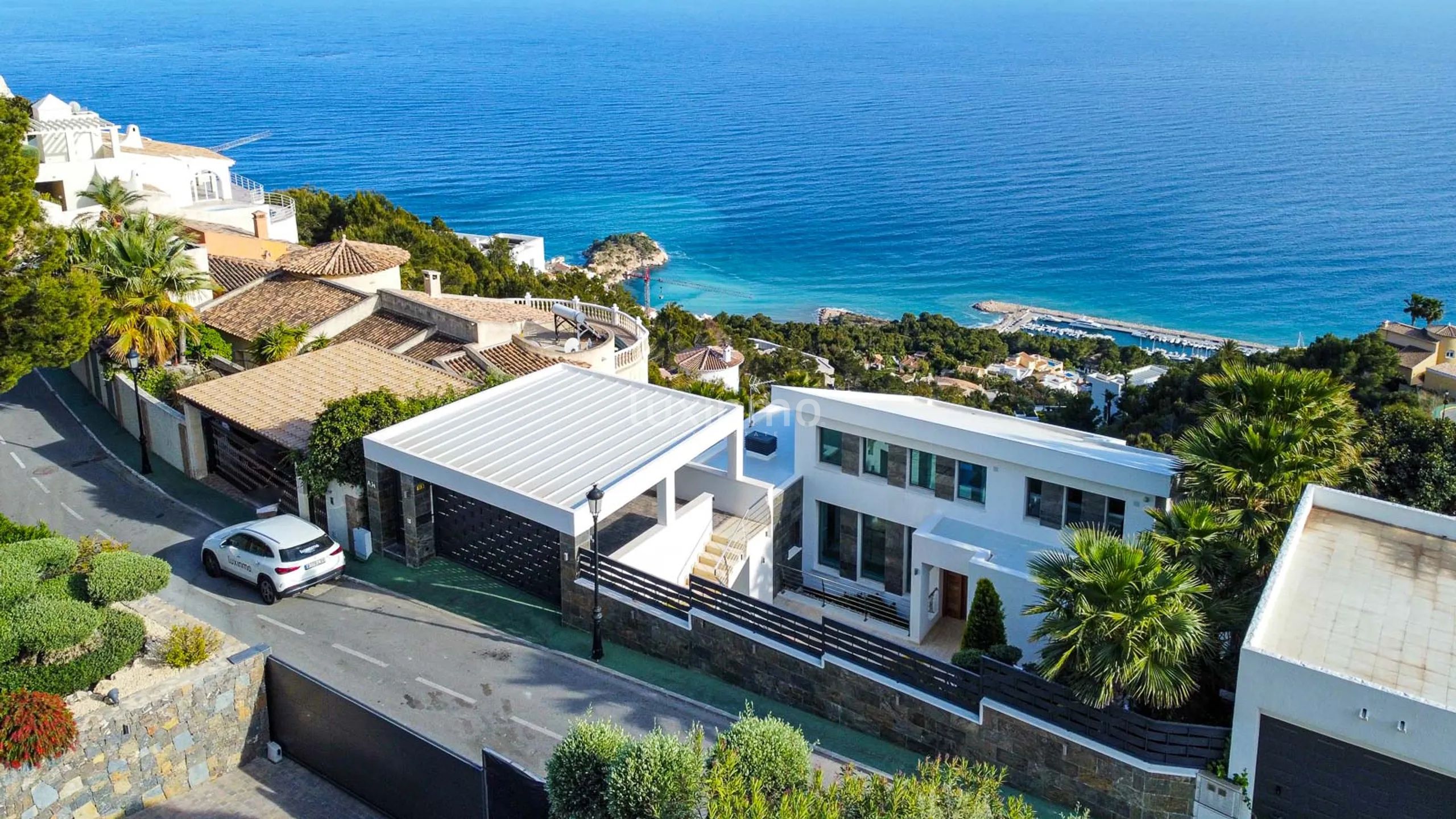 Moderne villa met uitzicht op zee en de bergen in de heuvels van Altea — photo 17