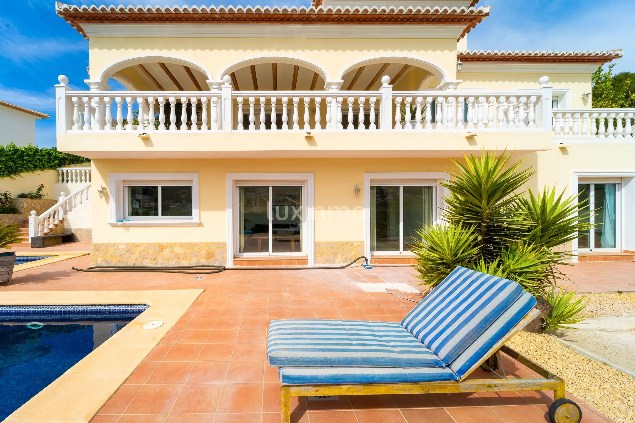 Charming colonial style house with spectacular views in Moraira — photo 3