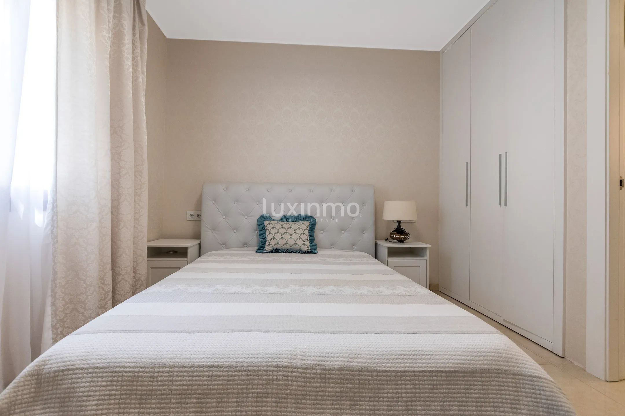 Spectacular front line beach villa in Albir — photo 45