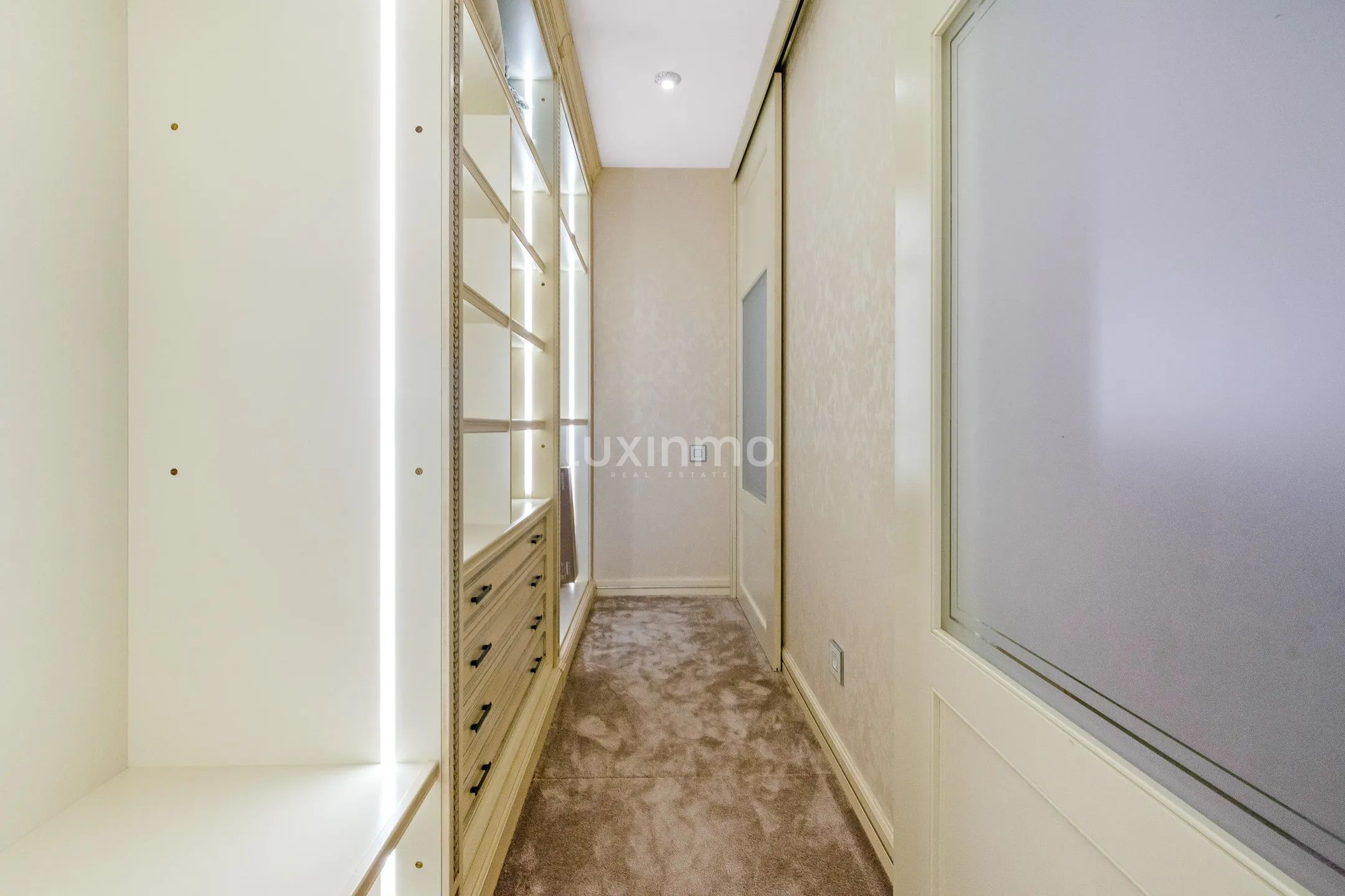 Spectacular front line beach villa in Albir — photo 21