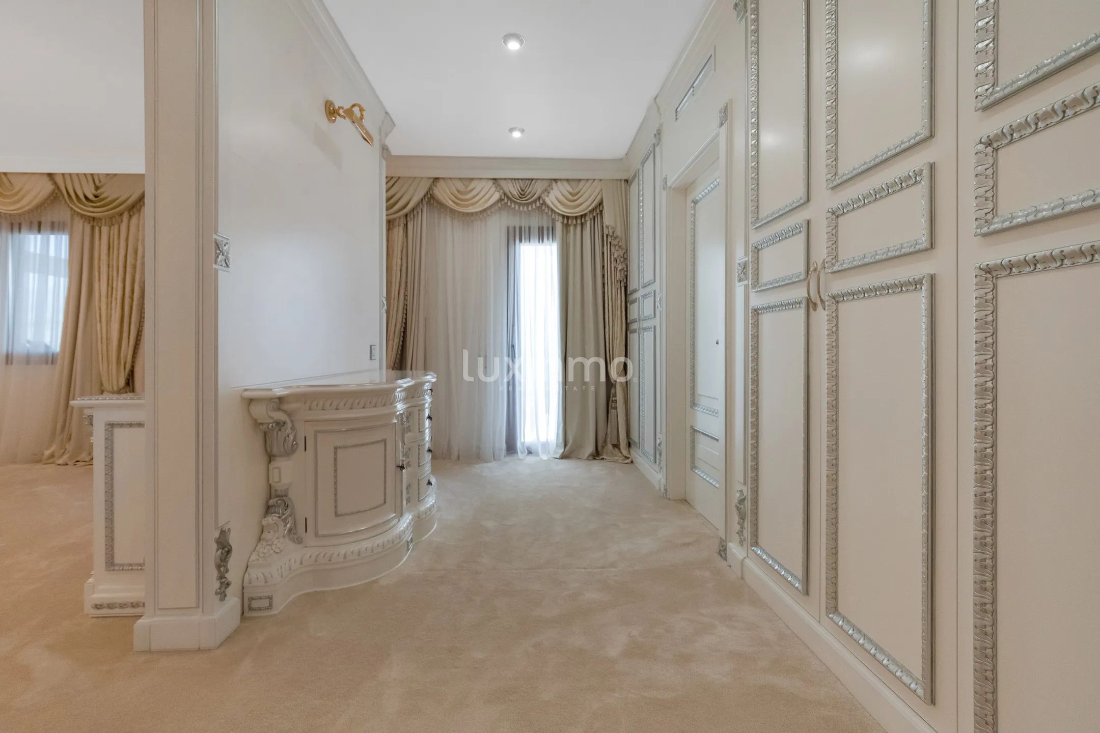 Spectacular front line beach villa in Albir — photo 30