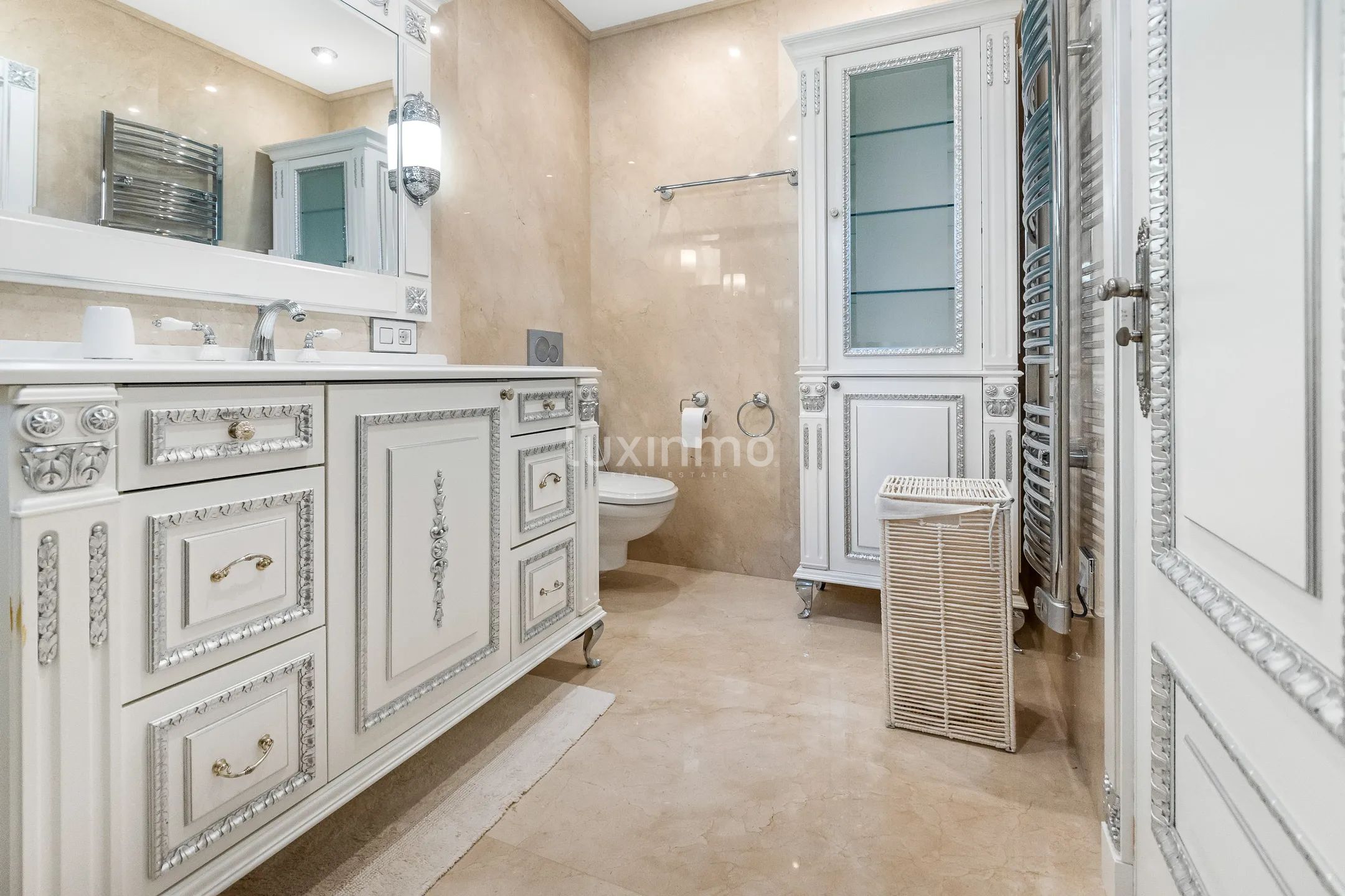 Spectacular front line beach villa in Albir — photo 22