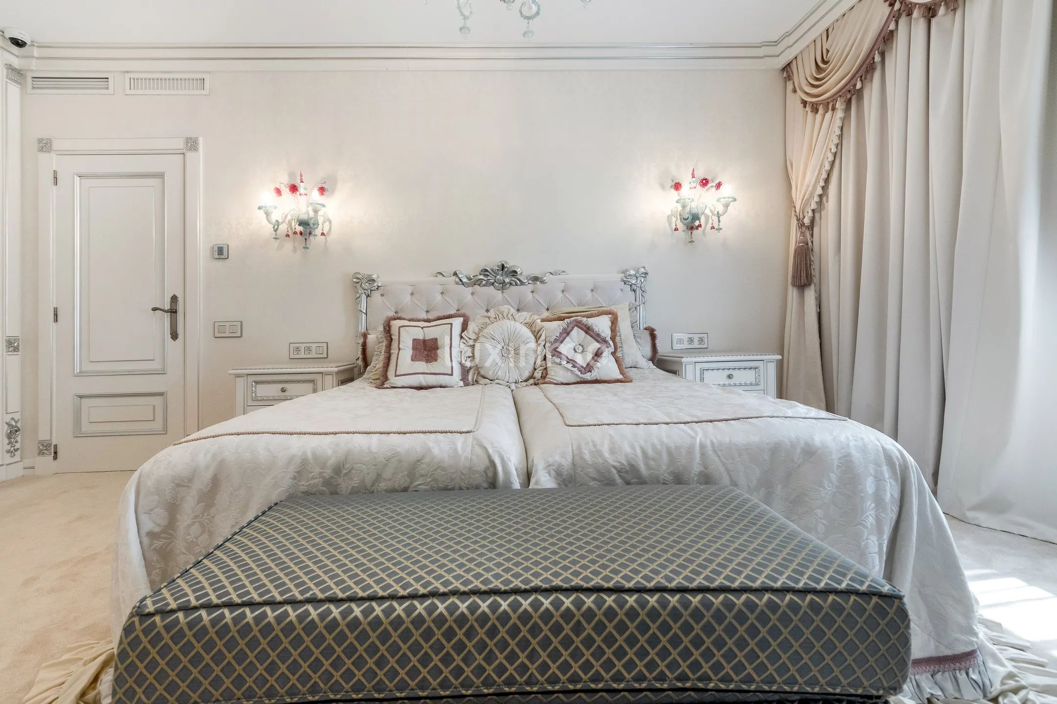 Spectacular front line beach villa in Albir — photo 16