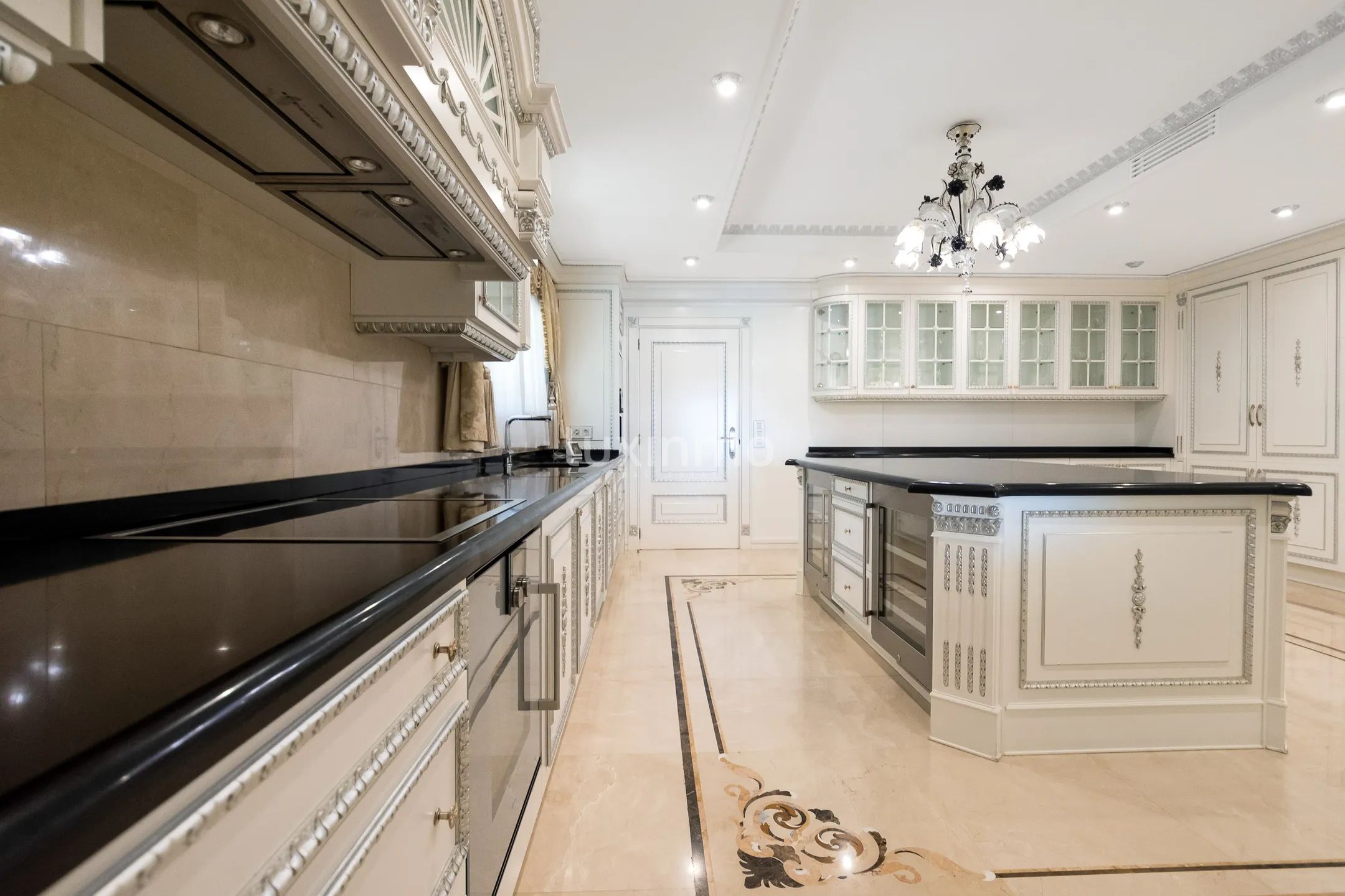 Spectacular front line beach villa in Albir — photo 42