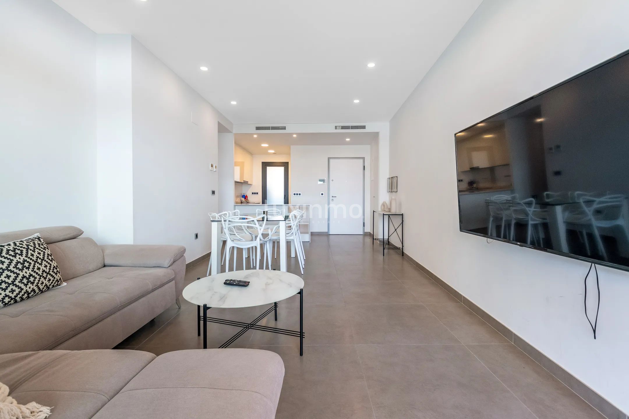 Beautiful 2 bedroom apartment in Sunset Waves for sale — photo 9