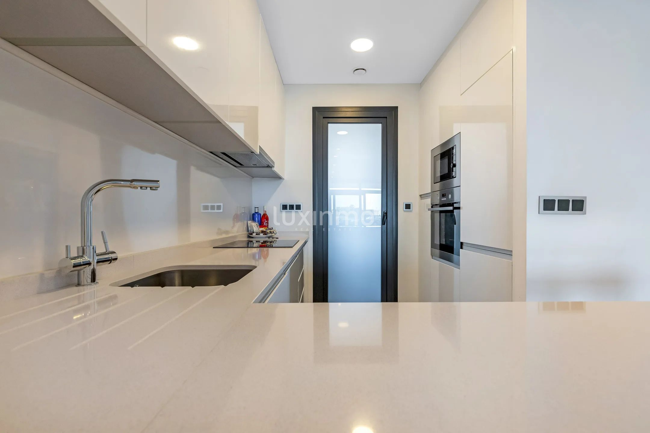 Beautiful 2 bedroom apartment in Sunset Waves for sale — photo 13