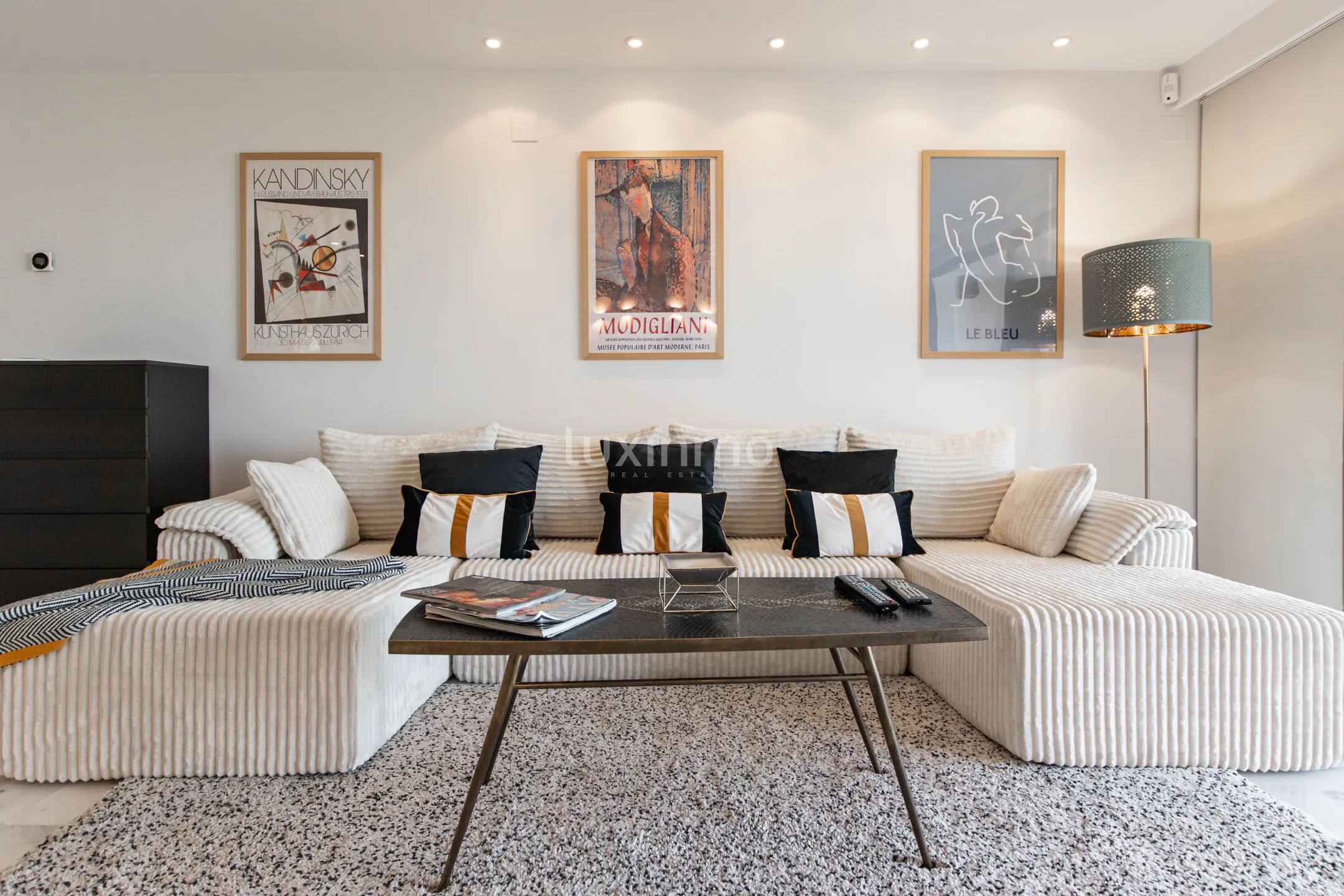 Mediterranean Modern Penthouse with Panoramic Sea Views — photo 10
