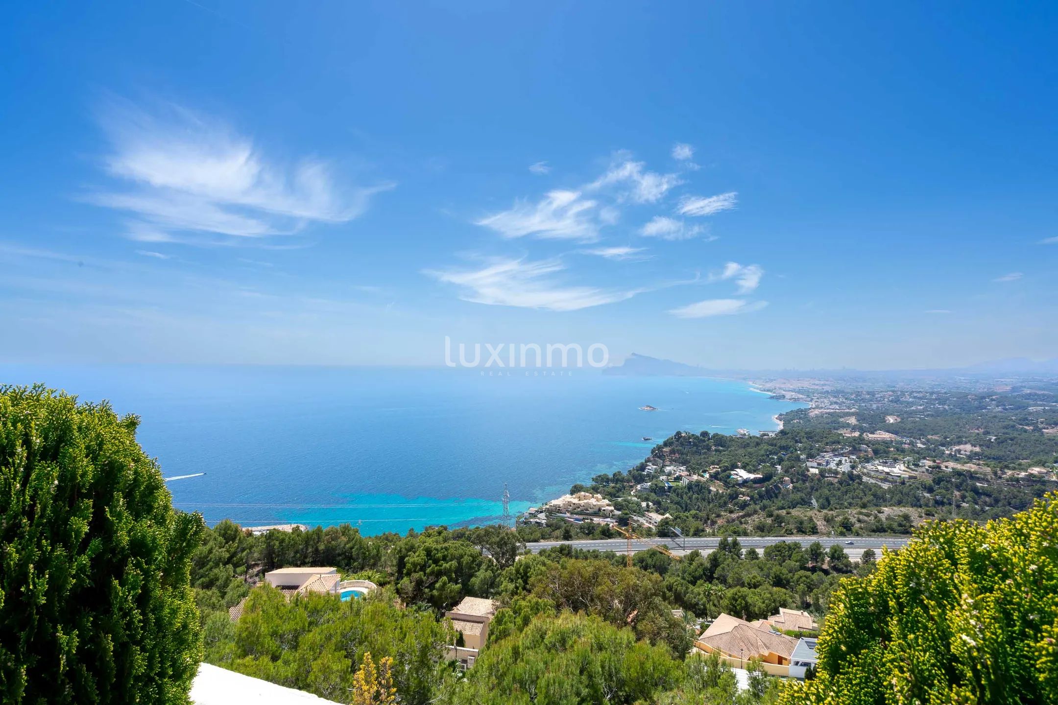 Mediterranean Modern Penthouse with Panoramic Sea Views — photo 29