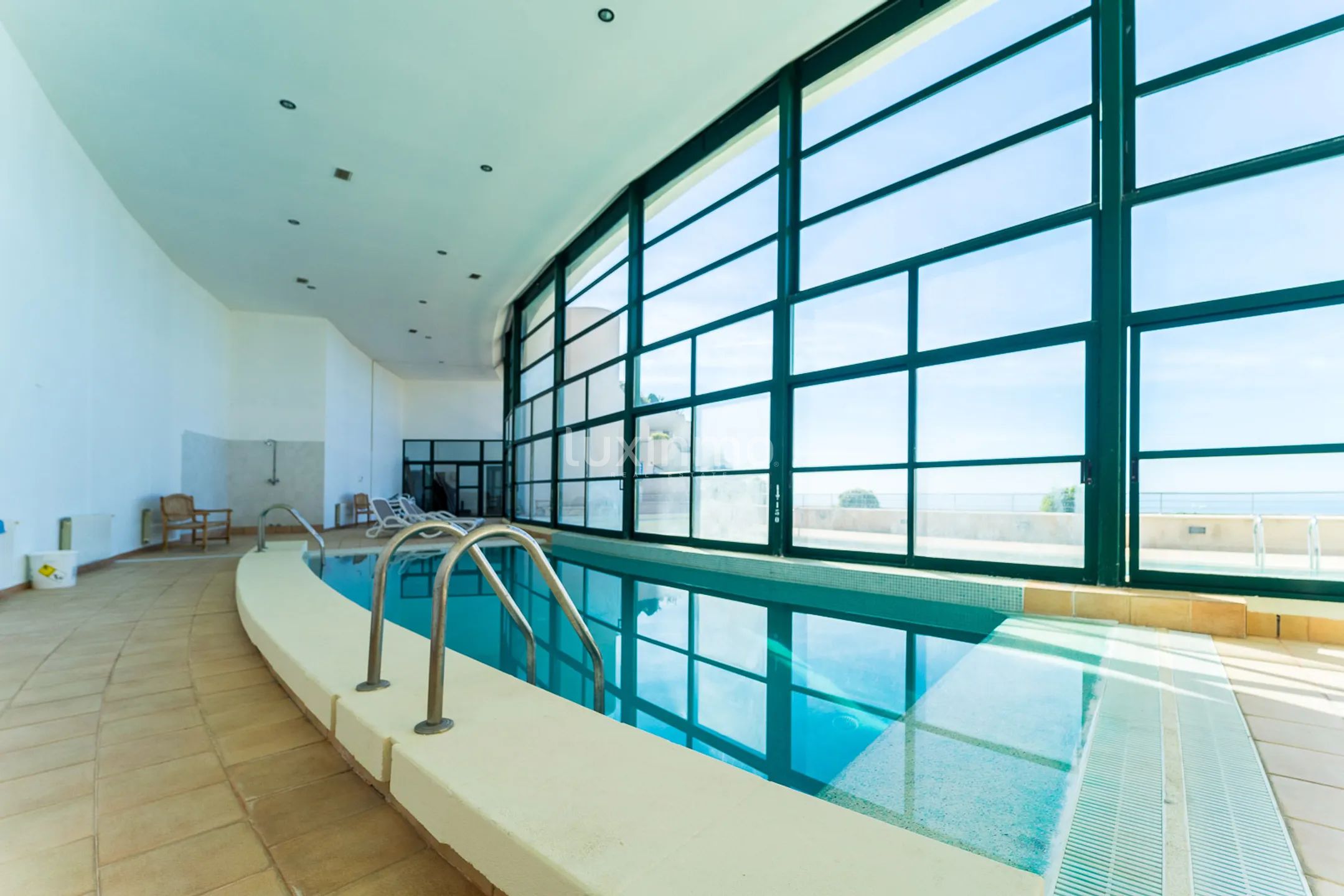 Mediterranean Modern Penthouse with Panoramic Sea Views — photo 28
