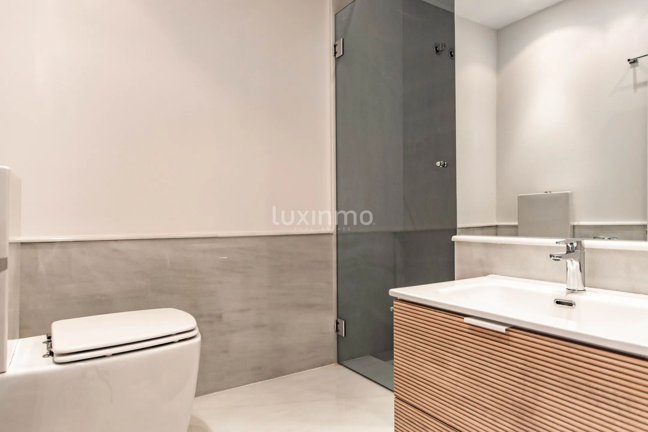 Mediterranean Modern Penthouse with Panoramic Sea Views — photo 25