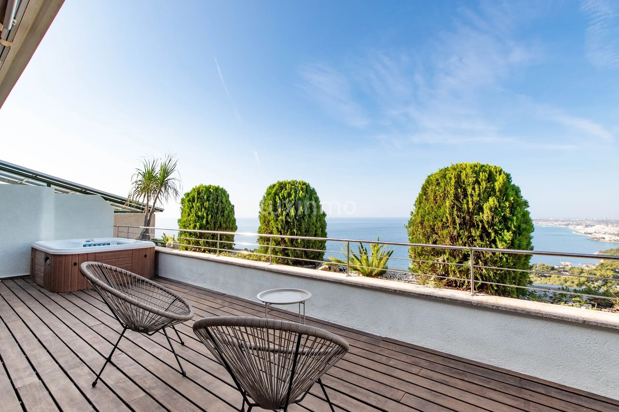 Mediterranean Modern Penthouse with Panoramic Sea Views — photo 3