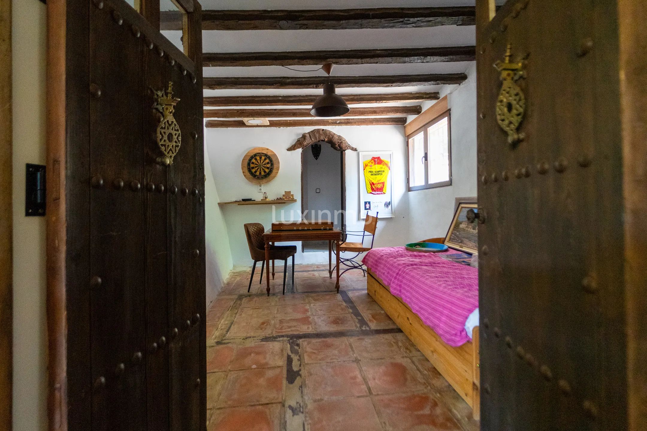 Vakker rustikk enebolig med fjellutsikt og nær elven — photo 30