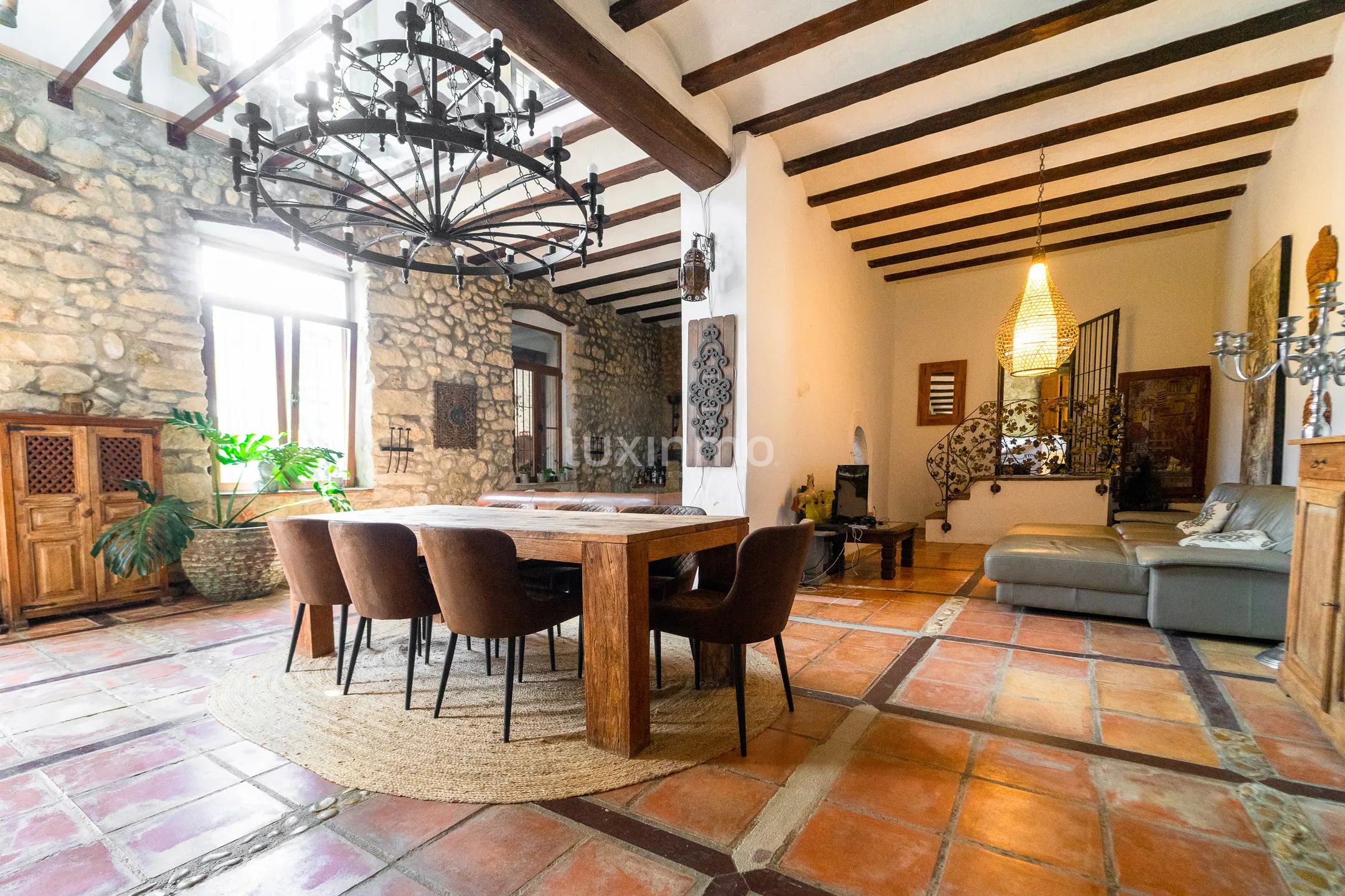 Vakker rustikk enebolig med fjellutsikt og nær elven — photo 17