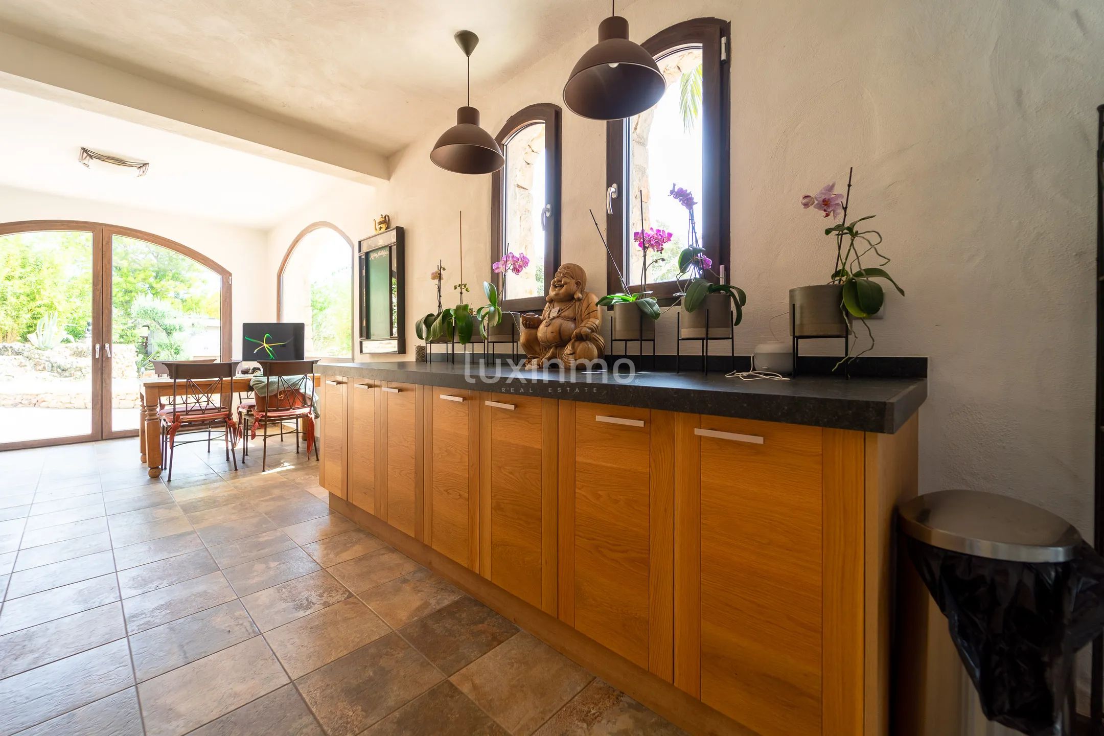 Vakker rustikk enebolig med fjellutsikt og nær elven — photo 39