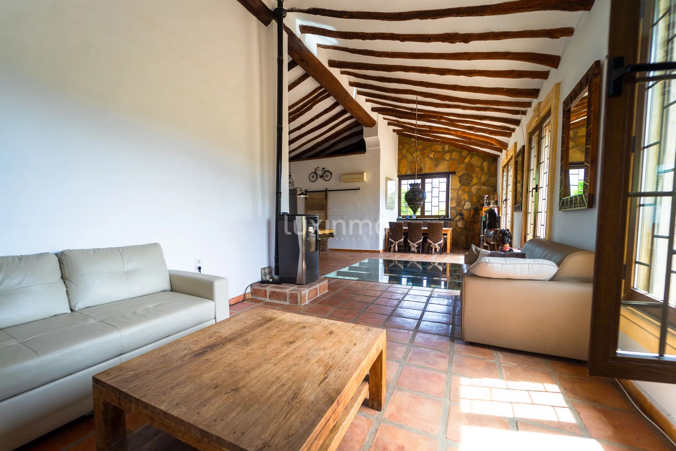 Vakker rustikk enebolig med fjellutsikt og nær elven — photo 13