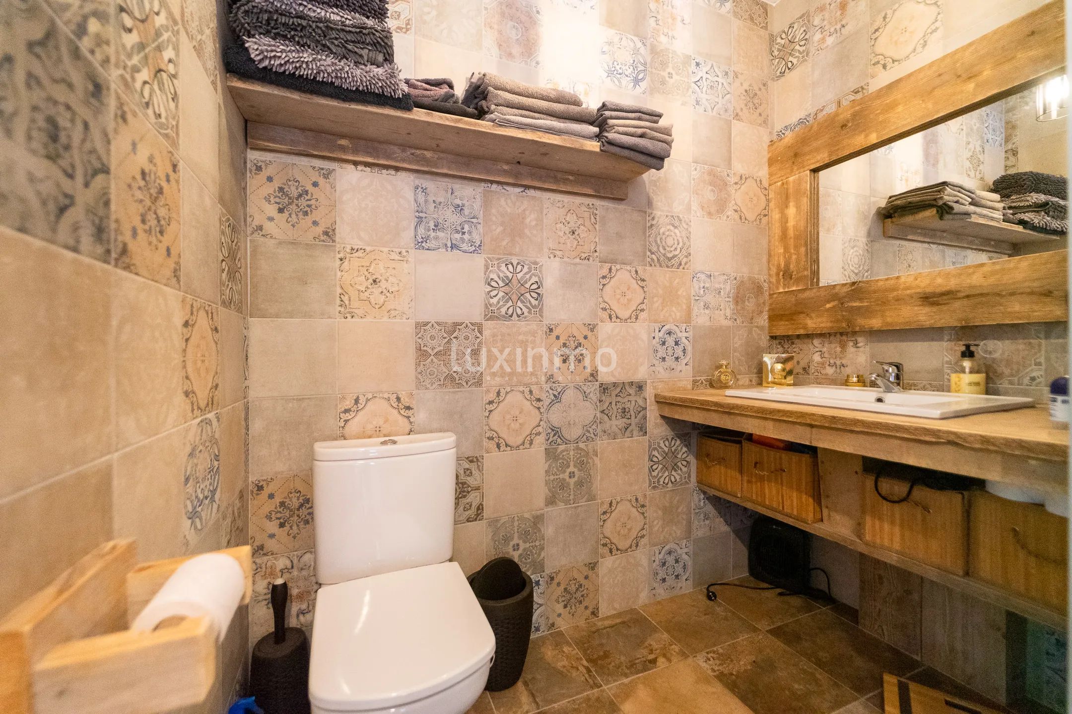 Vakker rustikk enebolig med fjellutsikt og nær elven — photo 46