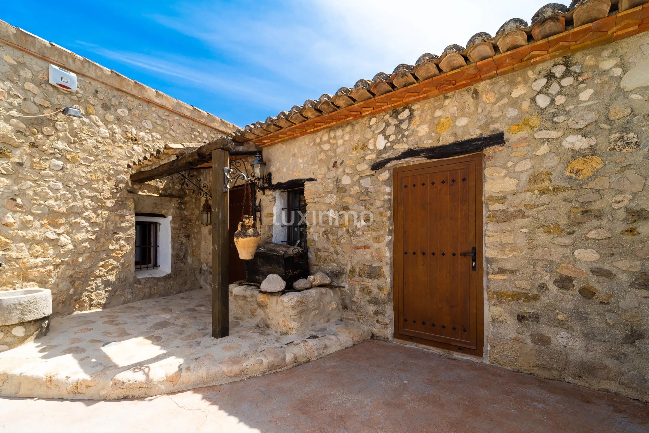 Vakker rustikk enebolig med fjellutsikt og nær elven — photo 68