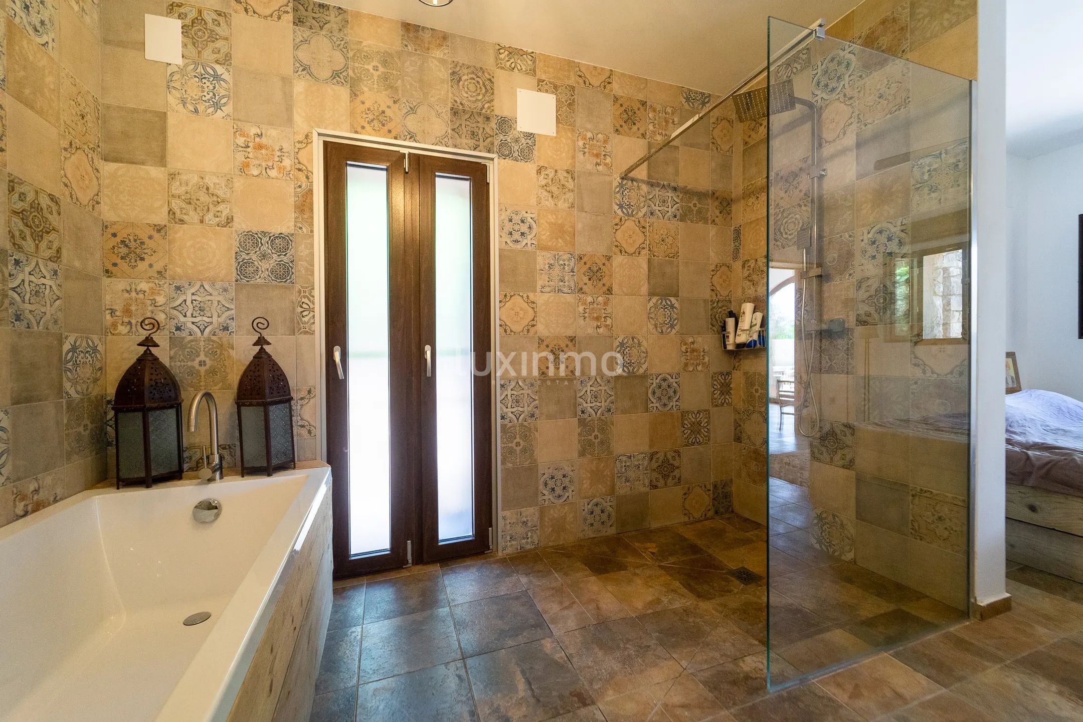 Vakker rustikk enebolig med fjellutsikt og nær elven — photo 47