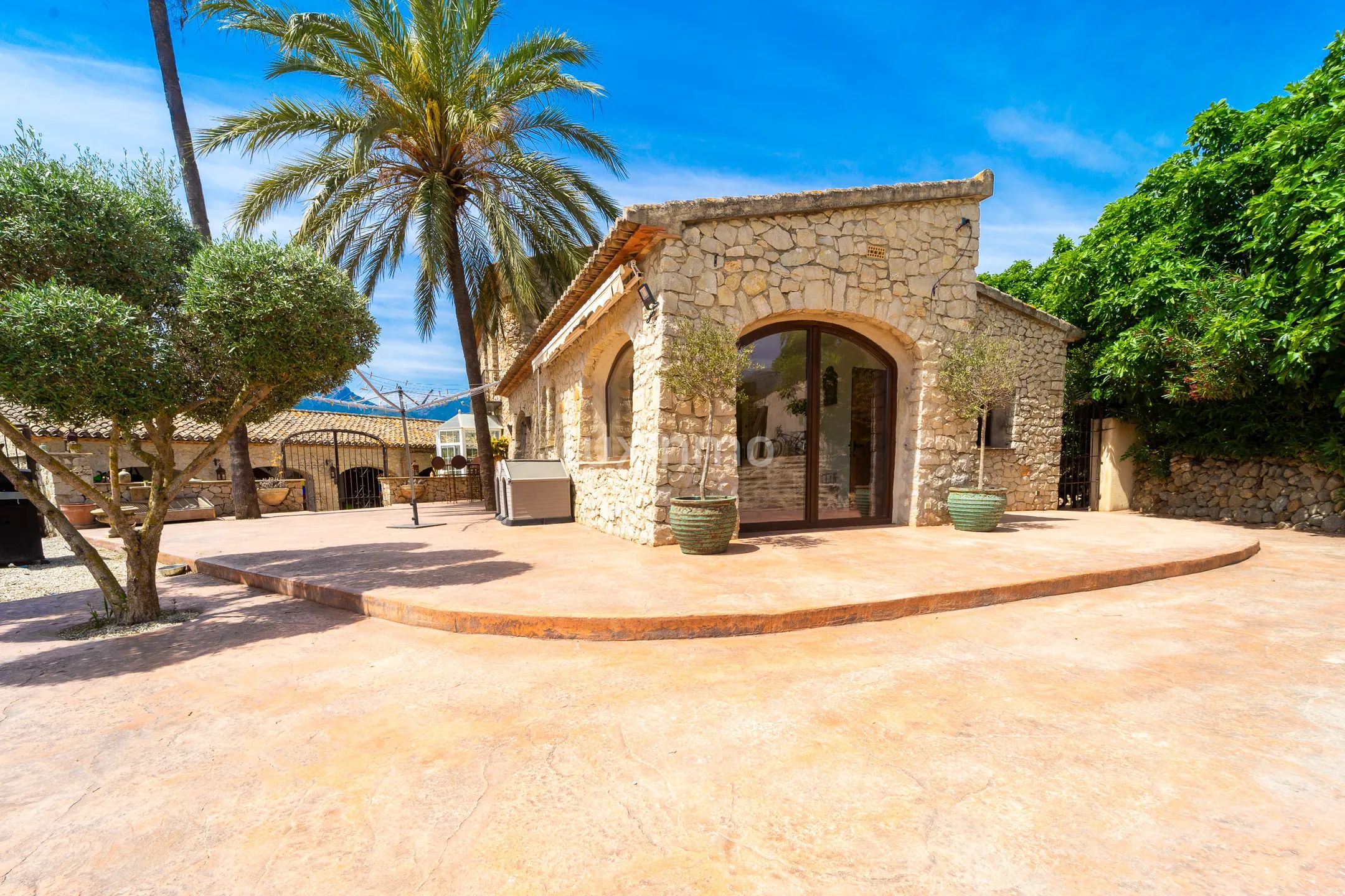 Vakker rustikk enebolig med fjellutsikt og nær elven — photo 49