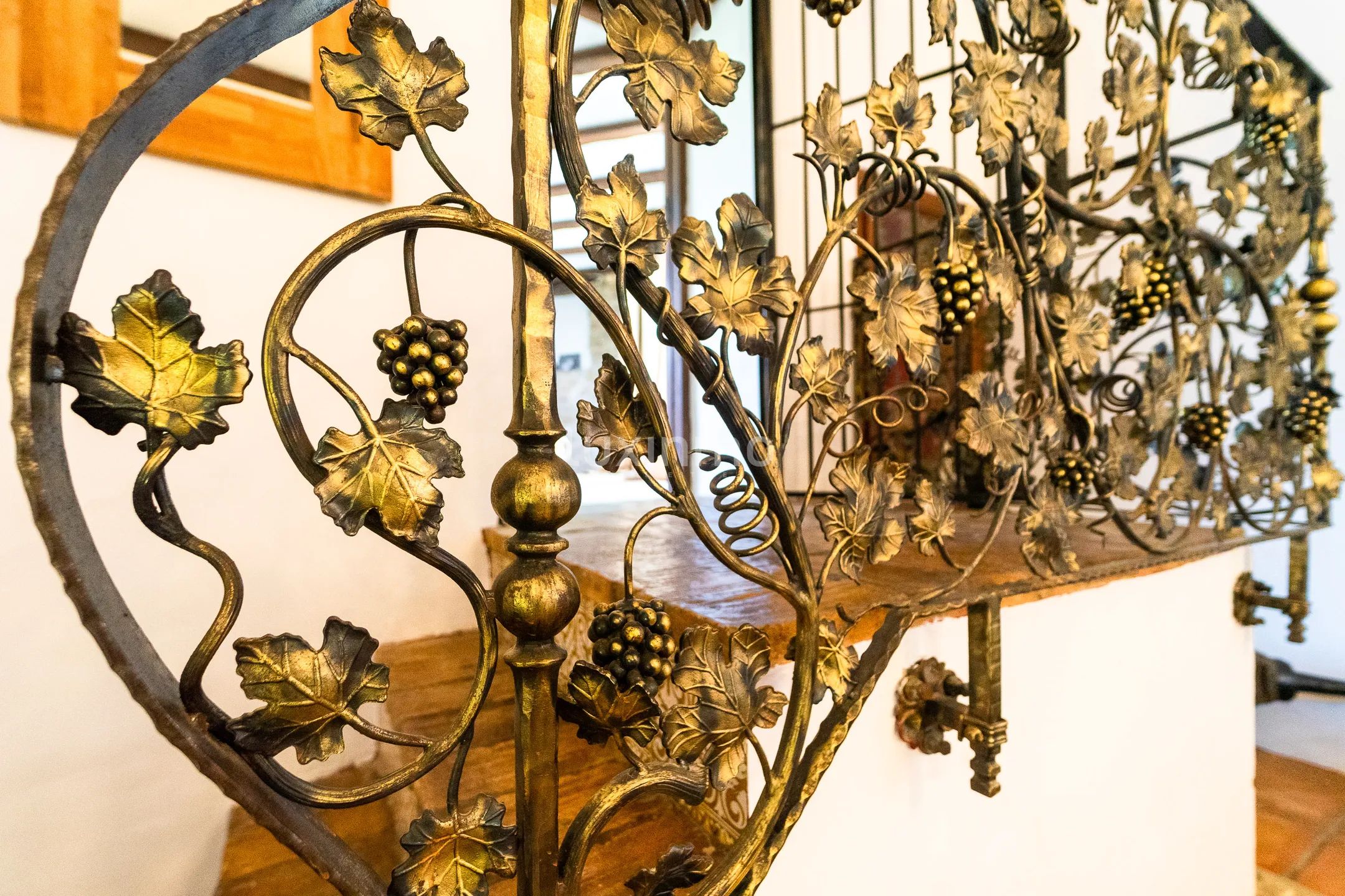 Vakker rustikk enebolig med fjellutsikt og nær elven — photo 25