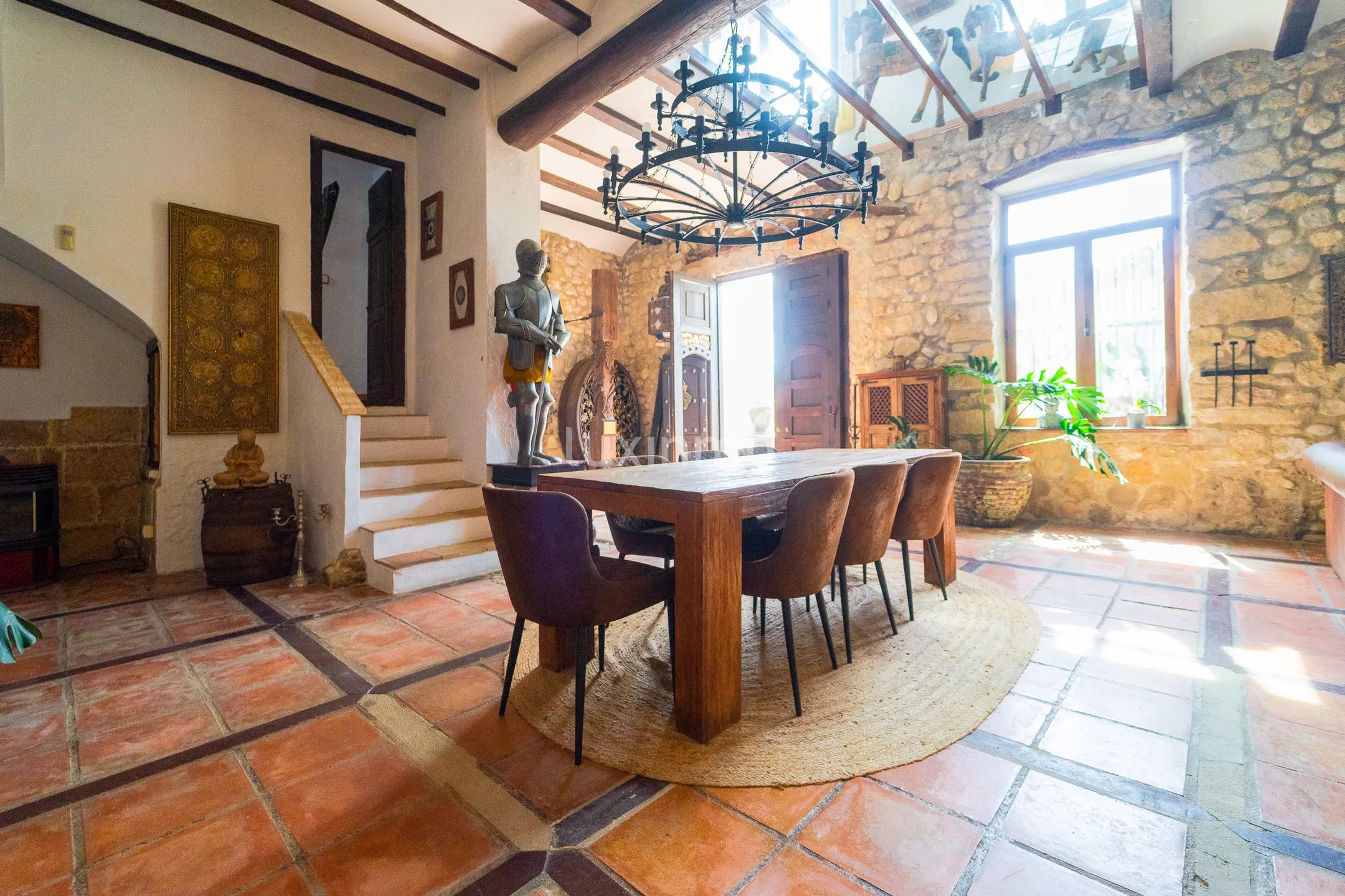 Vakker rustikk enebolig med fjellutsikt og nær elven — photo 18