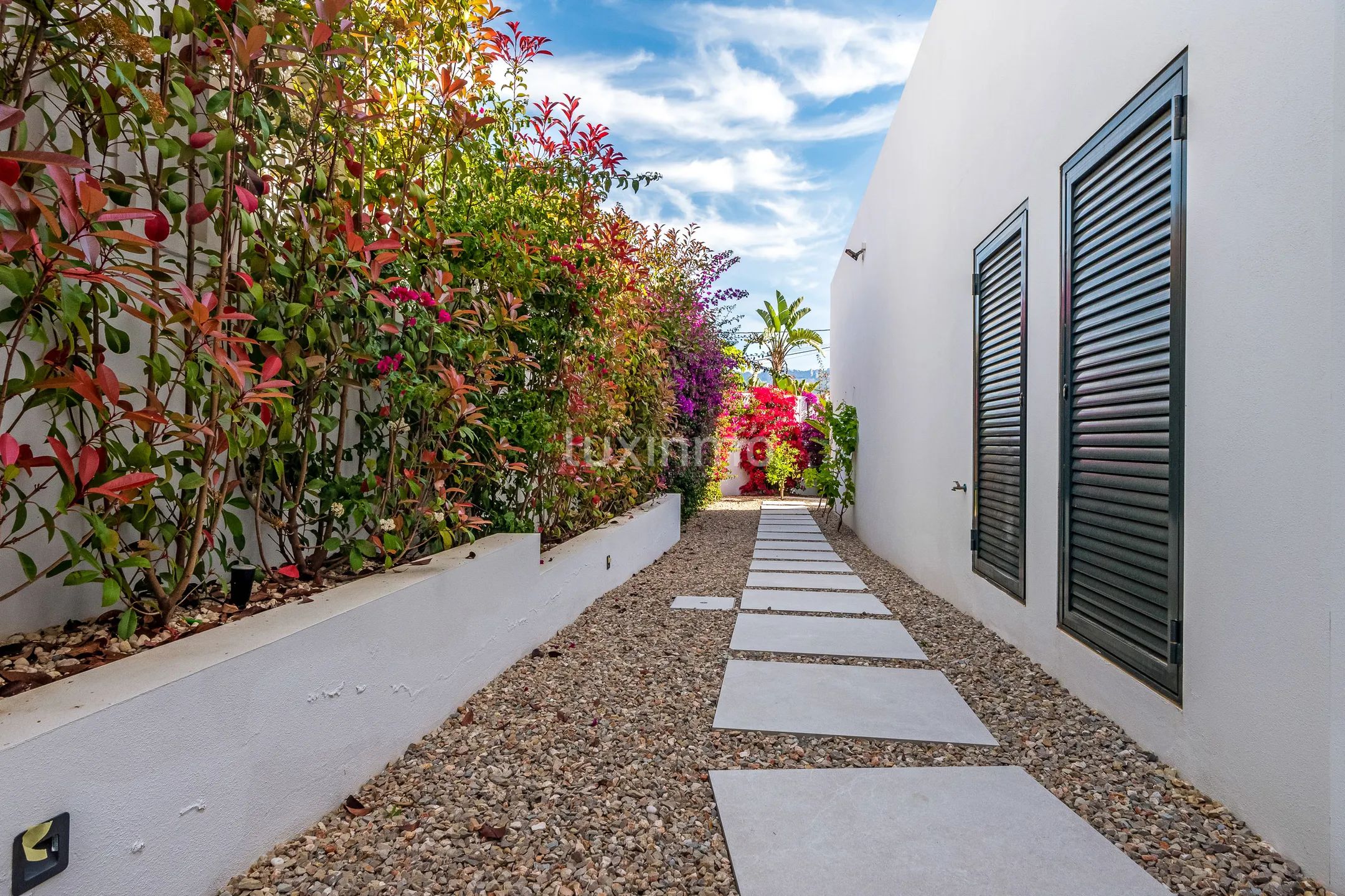 Beautiful luxury villa with sea views for sale in Albir — photo 43