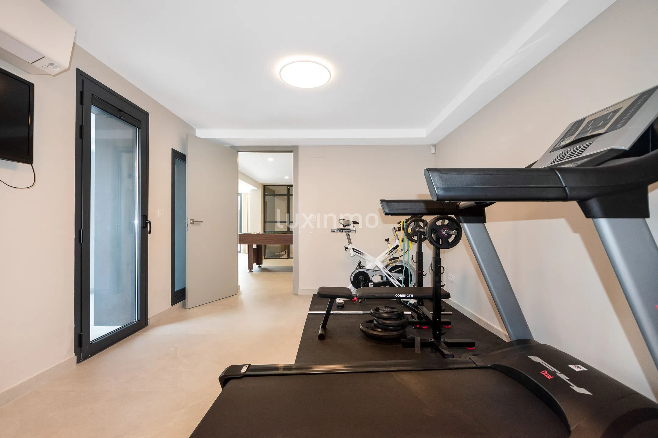 Beautiful luxury villa with sea views for sale in Albir — photo 37