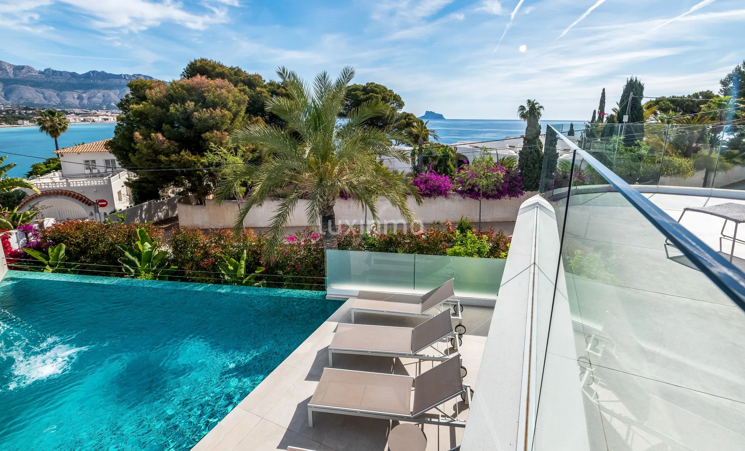 Beautiful luxury villa with sea views for sale in Albir — photo 14