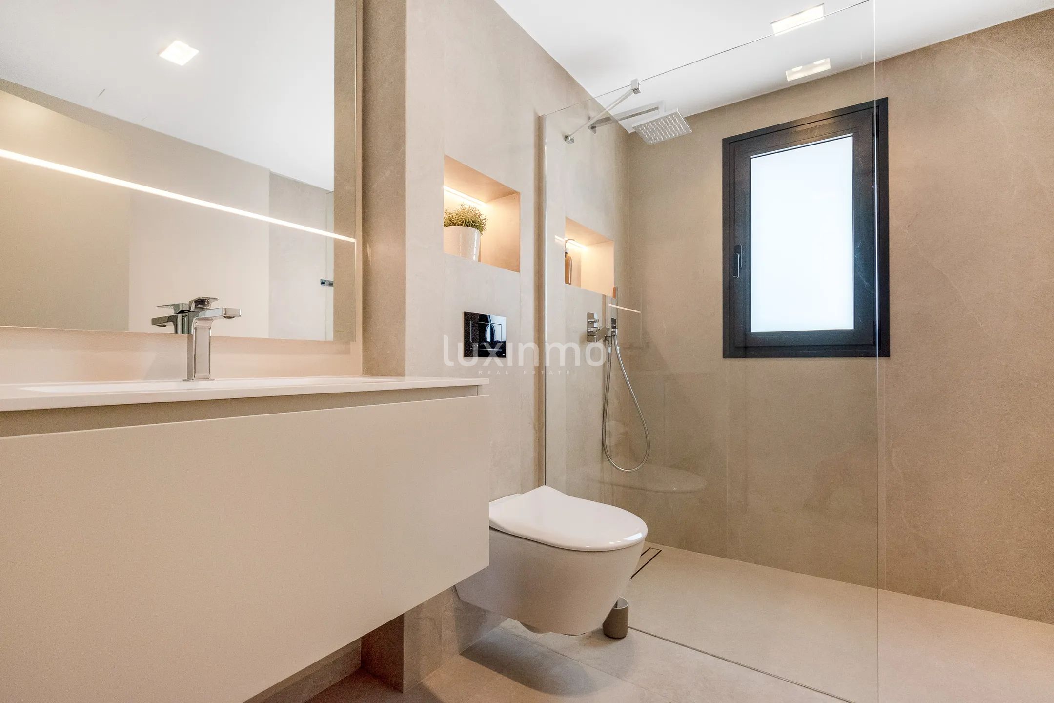 Beautiful luxury villa with sea views for sale in Albir — photo 21