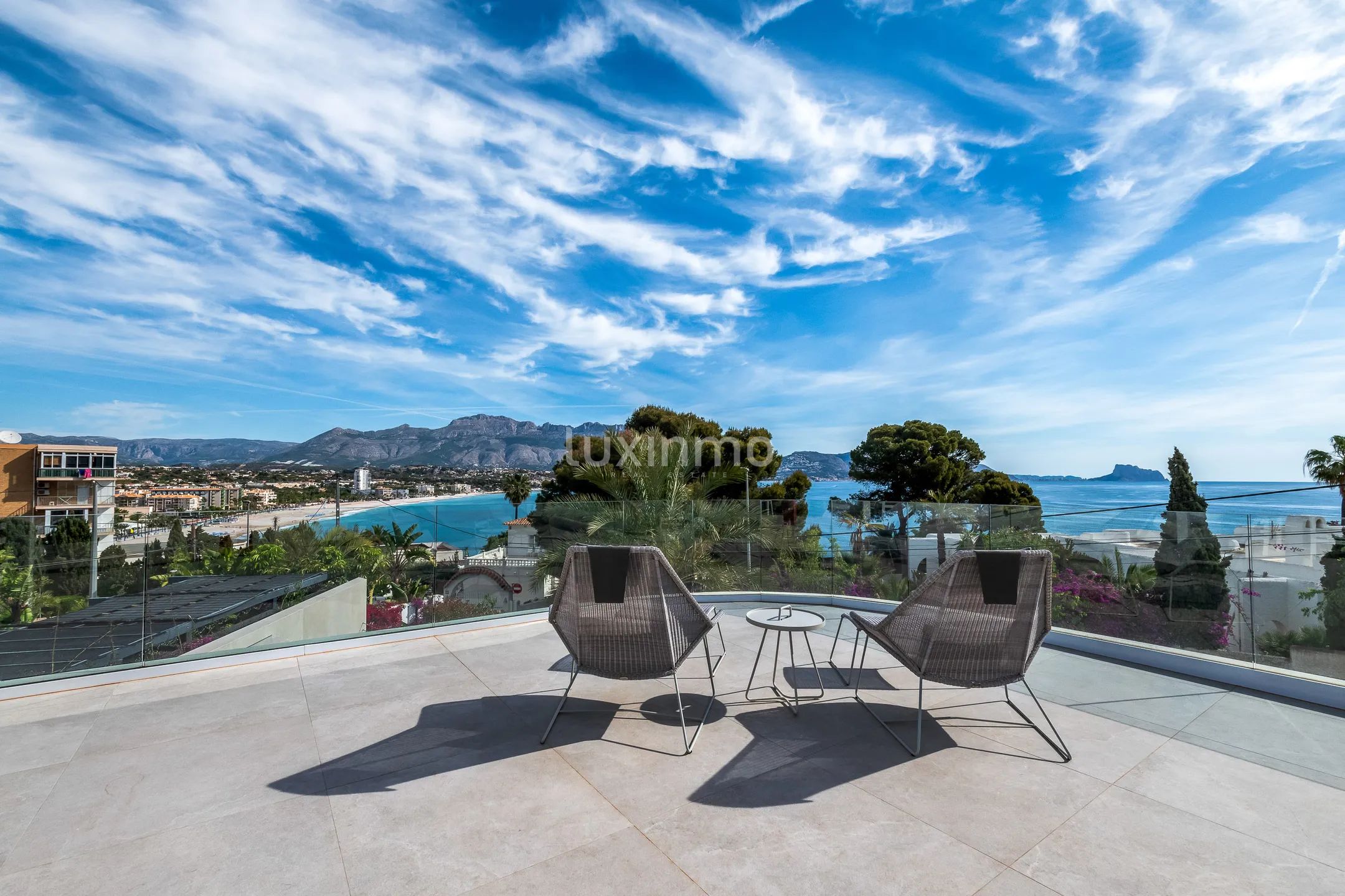 Beautiful luxury villa with sea views for sale in Albir — photo 12