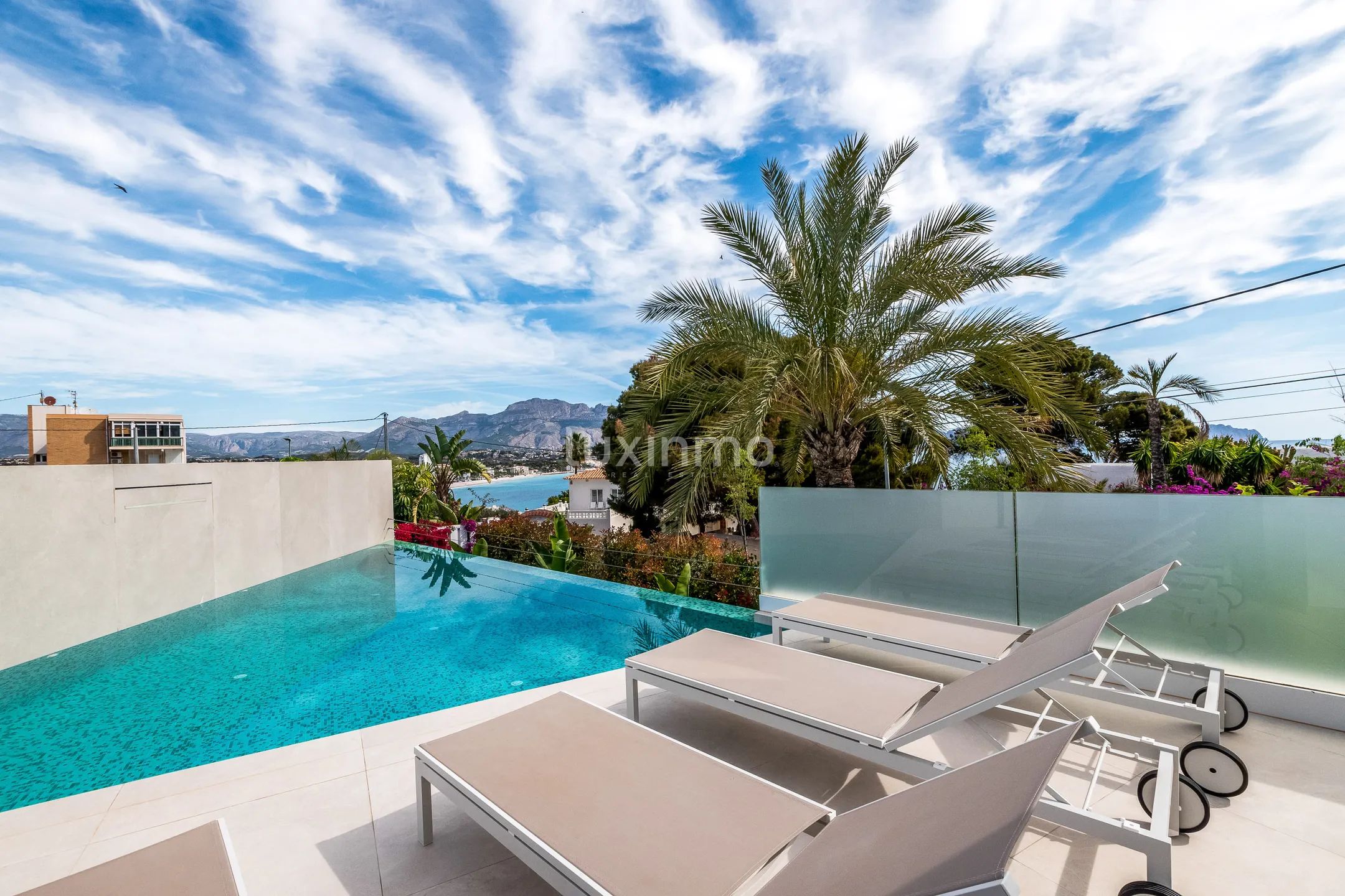 Beautiful luxury villa with sea views for sale in Albir — photo 30