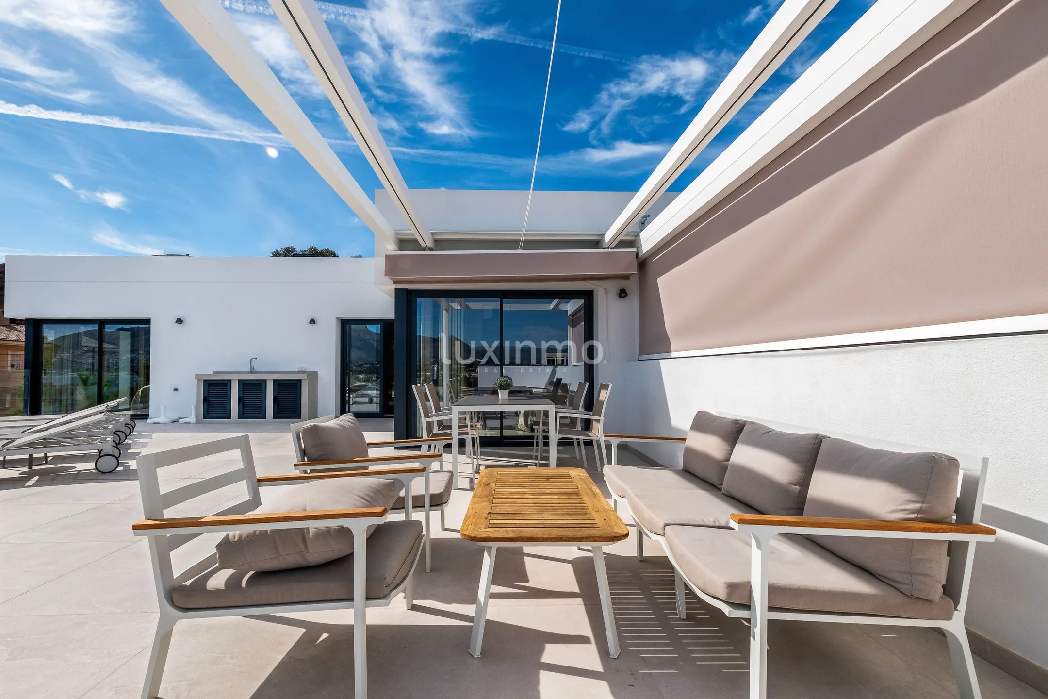 Beautiful luxury villa with sea views for sale in Albir — photo 10