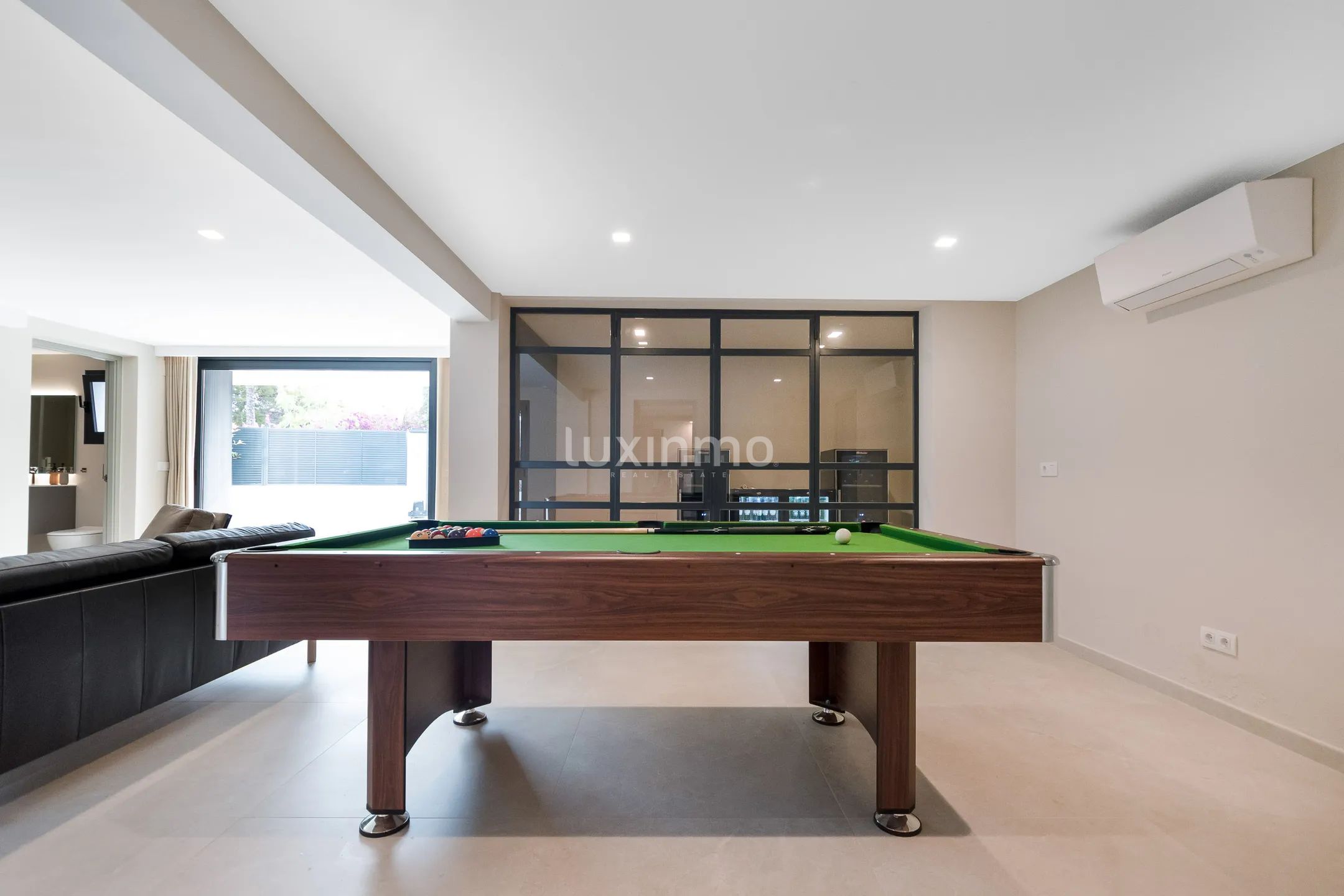 Beautiful luxury villa with sea views for sale in Albir — photo 34