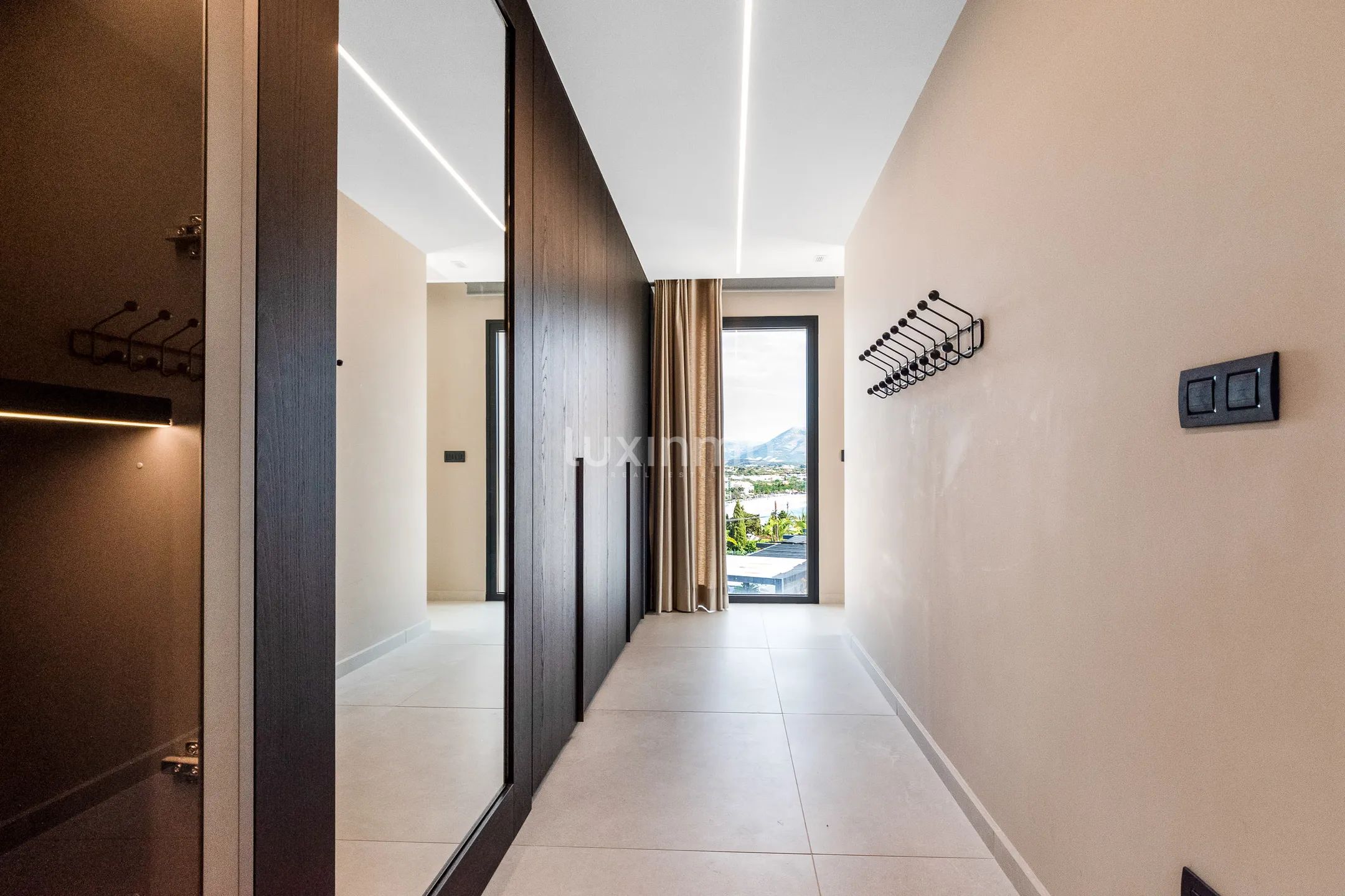 Beautiful luxury villa with sea views for sale in Albir — photo 24