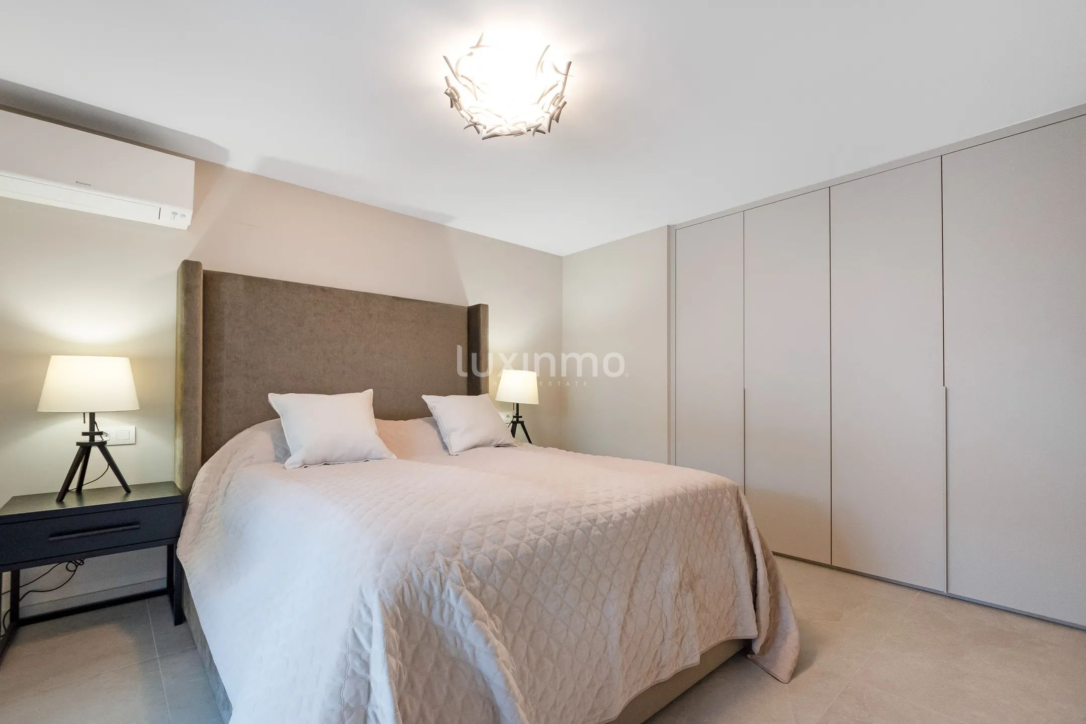 Beautiful luxury villa with sea views for sale in Albir — photo 38