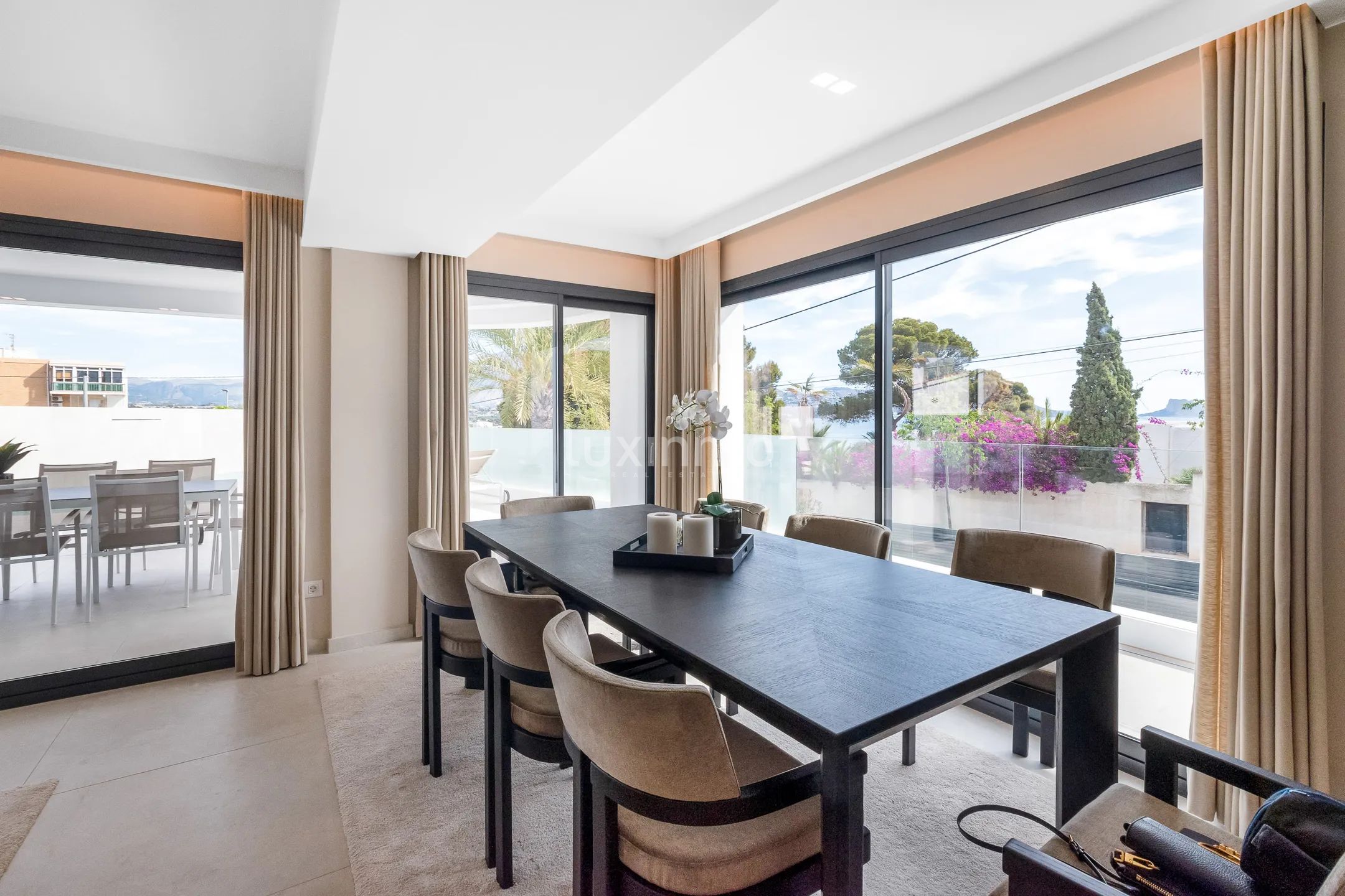 Beautiful luxury villa with sea views for sale in Albir — photo 26