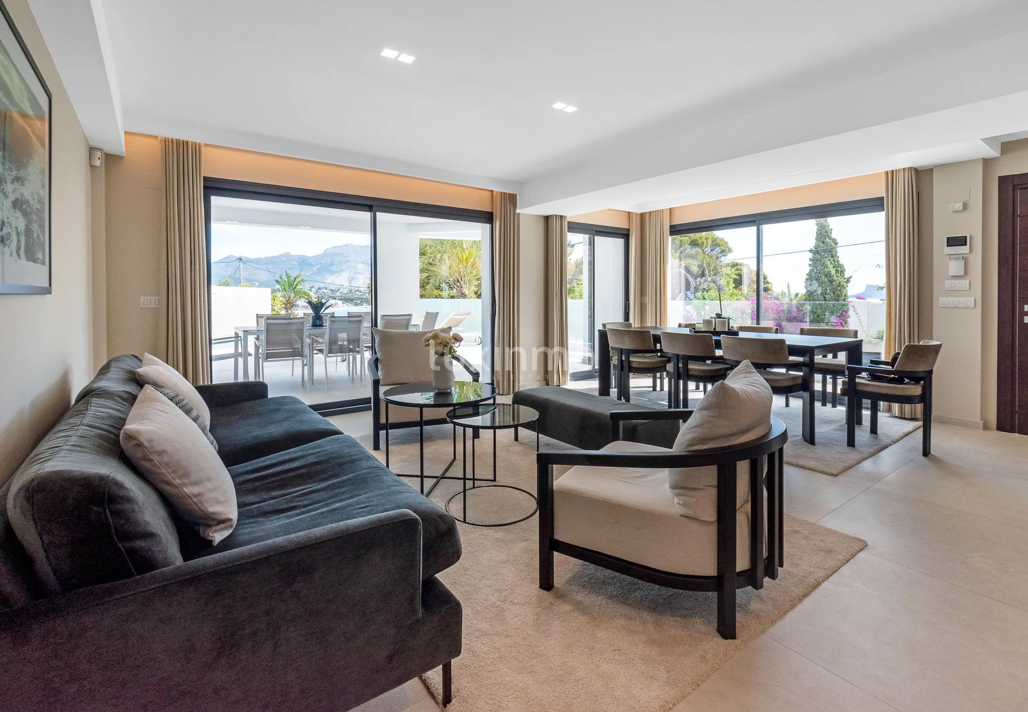 Beautiful luxury villa with sea views for sale in Albir — photo 27