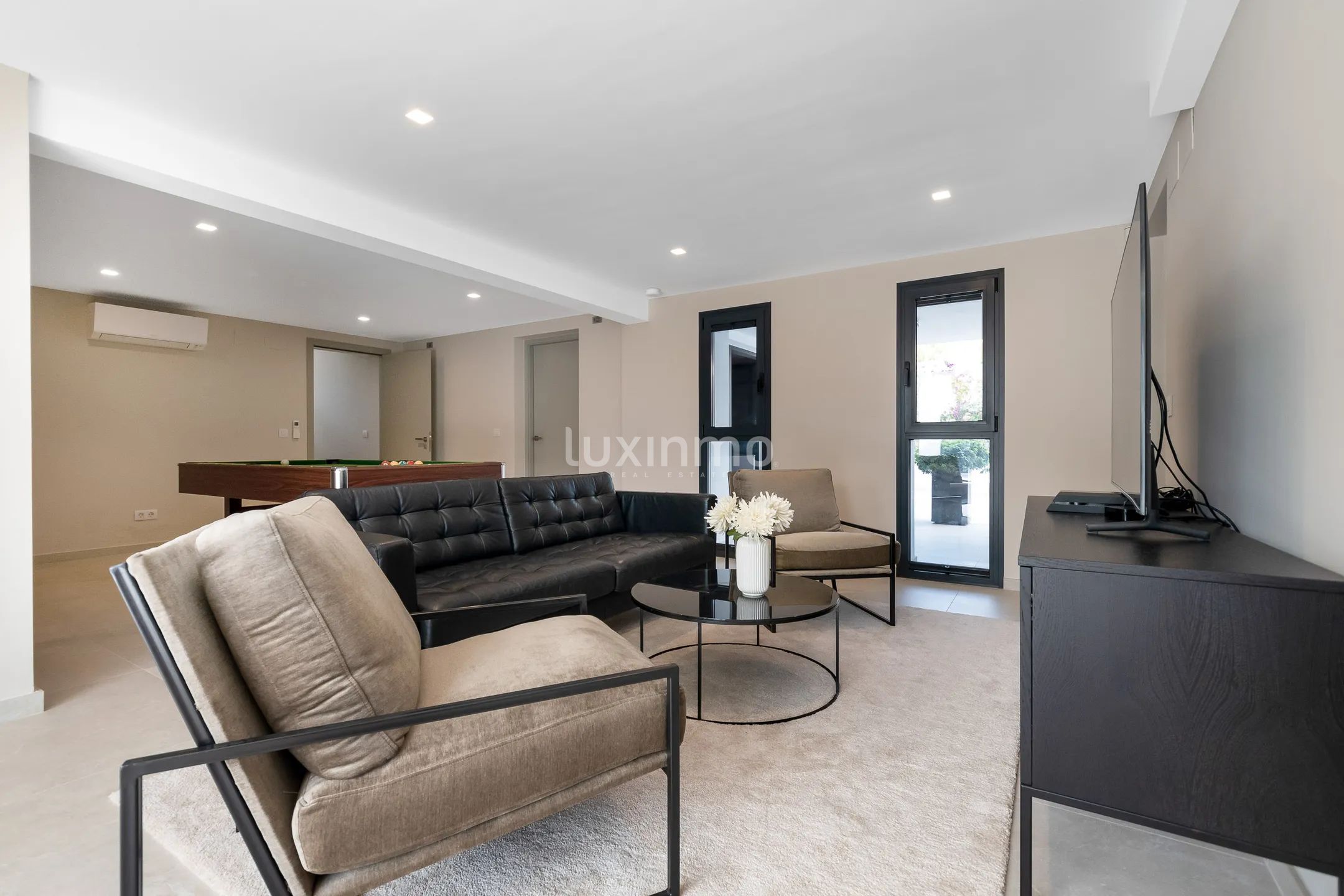 Beautiful luxury villa with sea views for sale in Albir — photo 36