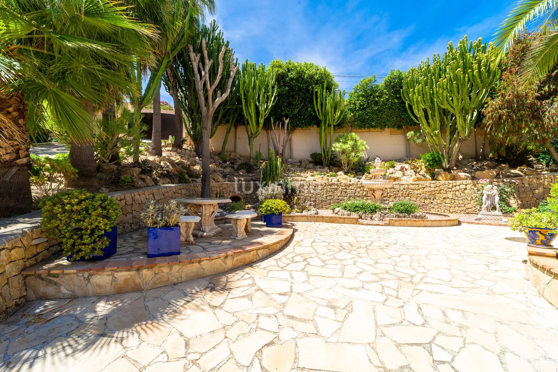 Luxurius colonial style detached house in Calpe, Alicante — photo 49