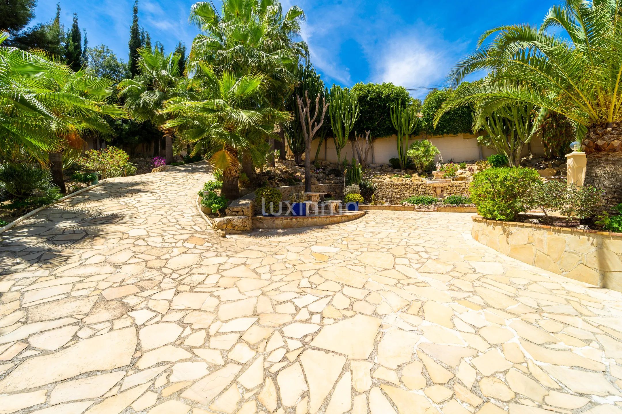 Luxurius colonial style detached house in Calpe, Alicante — photo 50