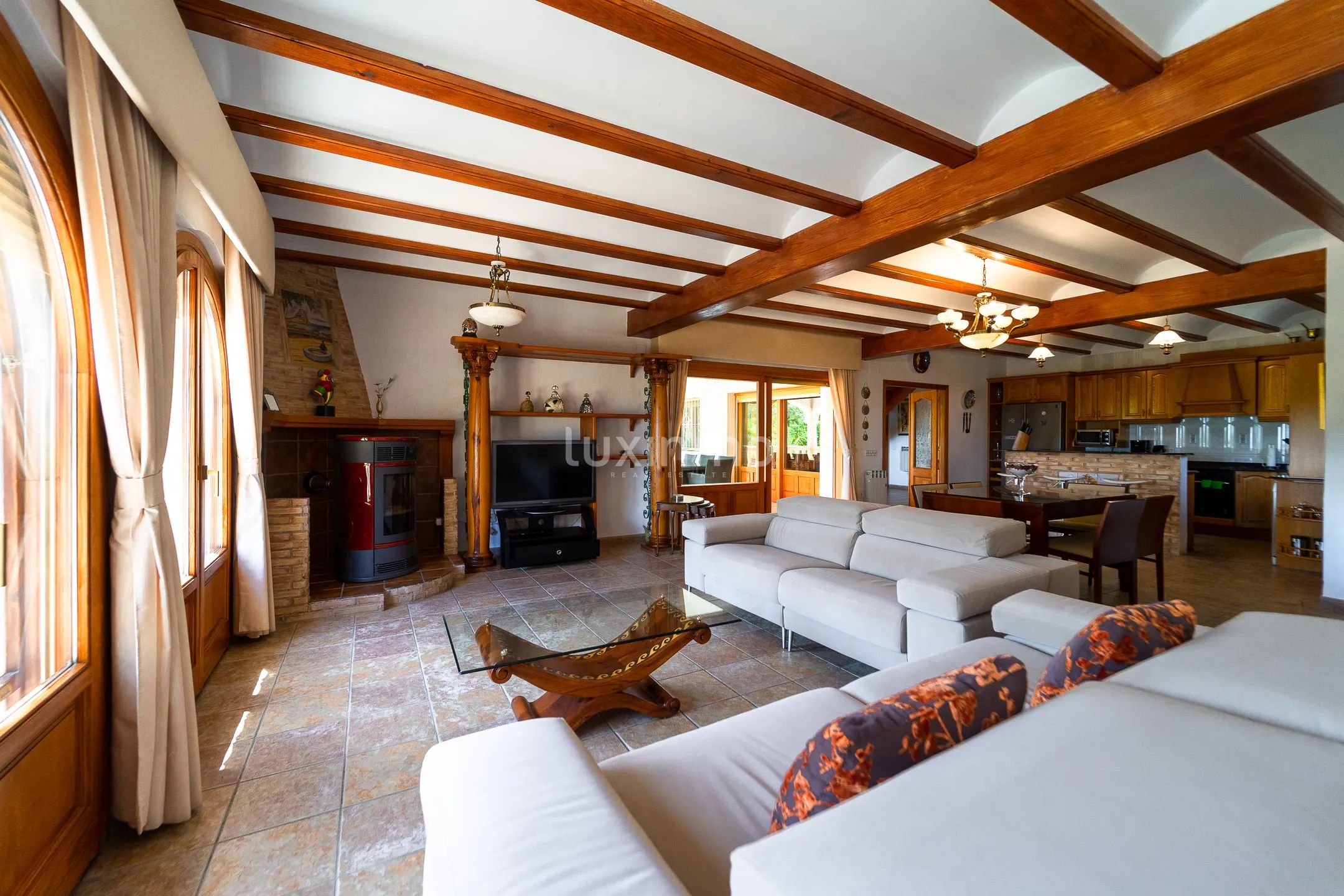 Luxurius colonial style detached house in Calpe, Alicante — photo 23