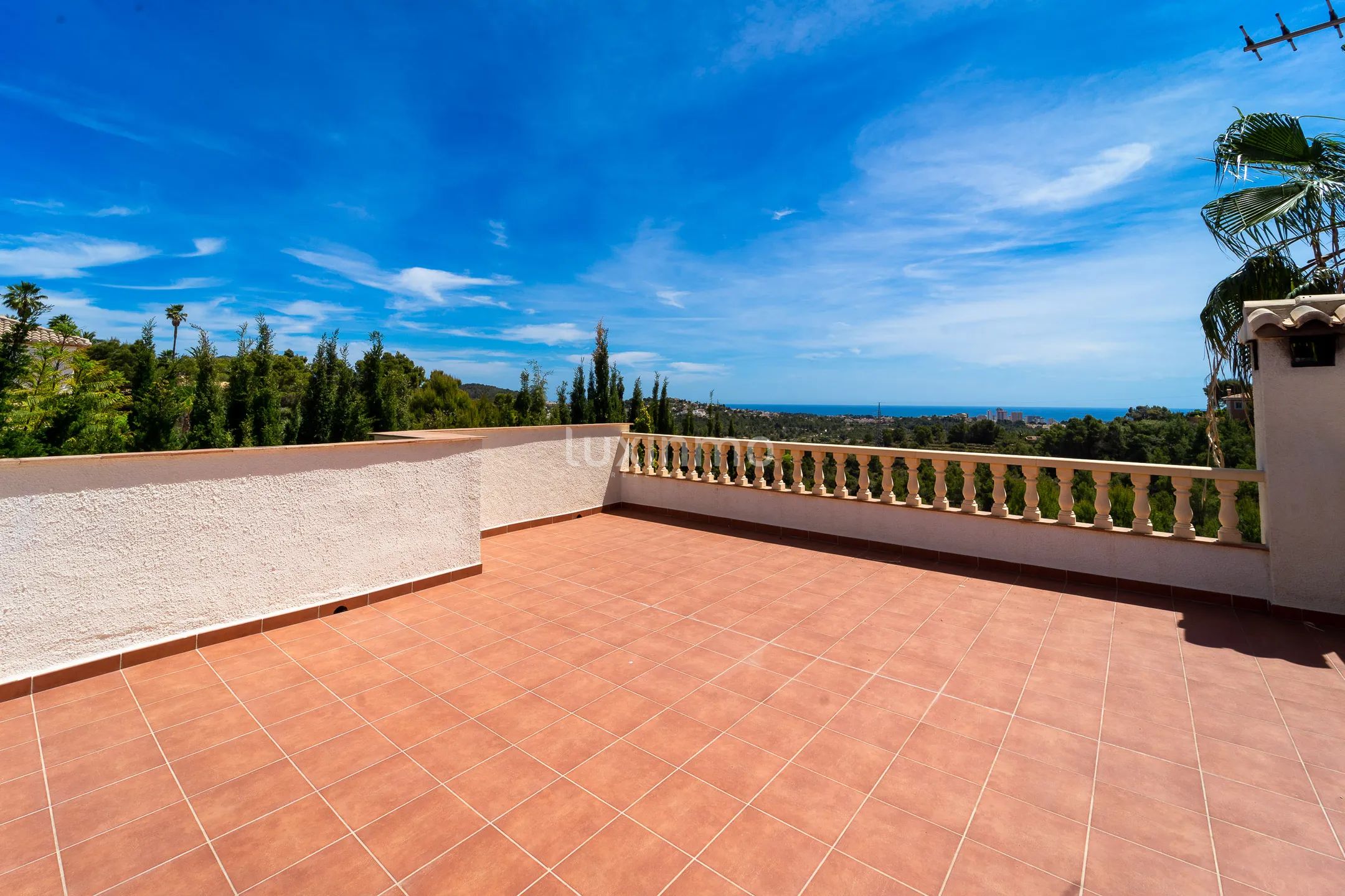 Luxurius colonial style detached house in Calpe, Alicante — photo 32