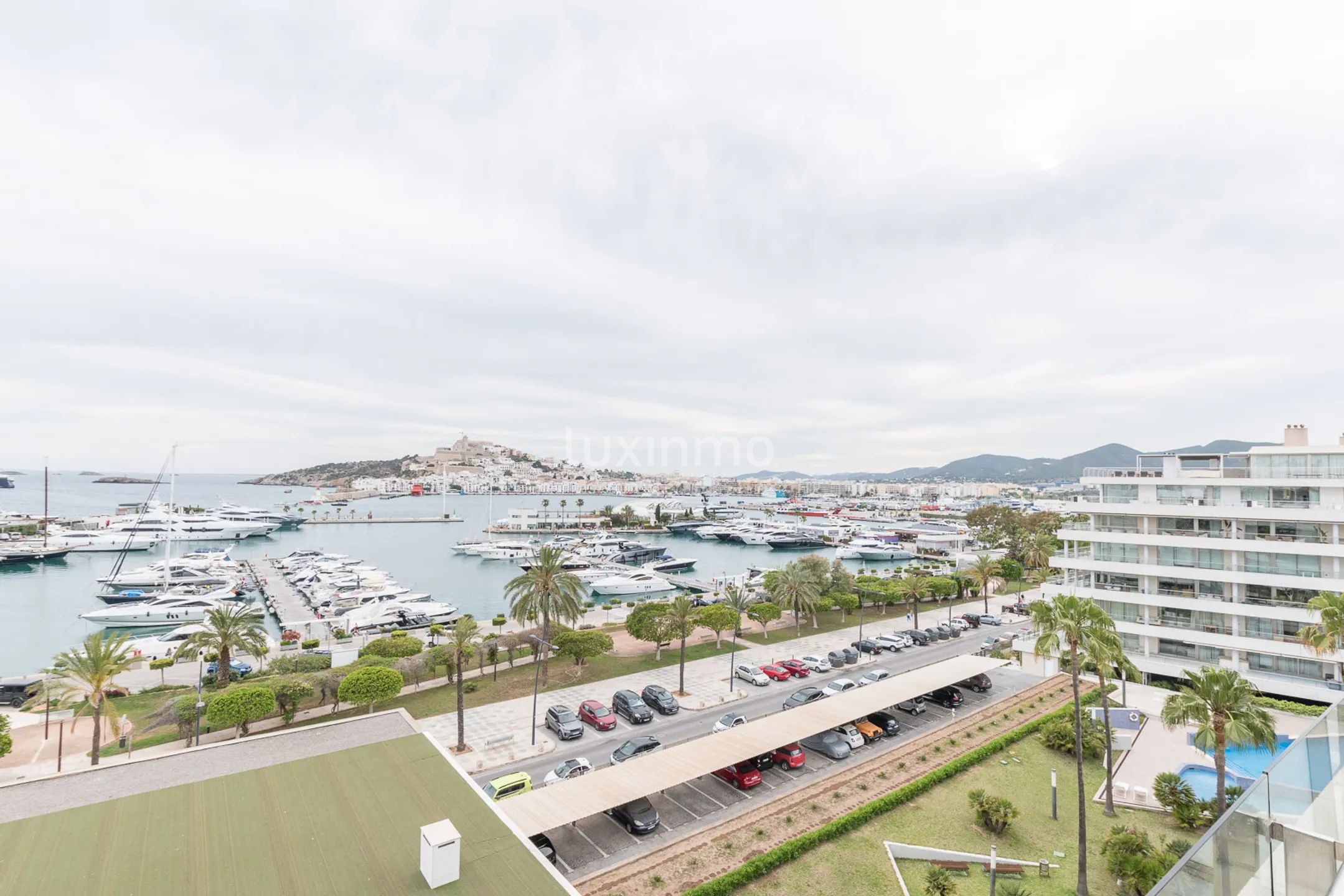 Flat for rent with Sea views in Marina Botafoch — photo 2