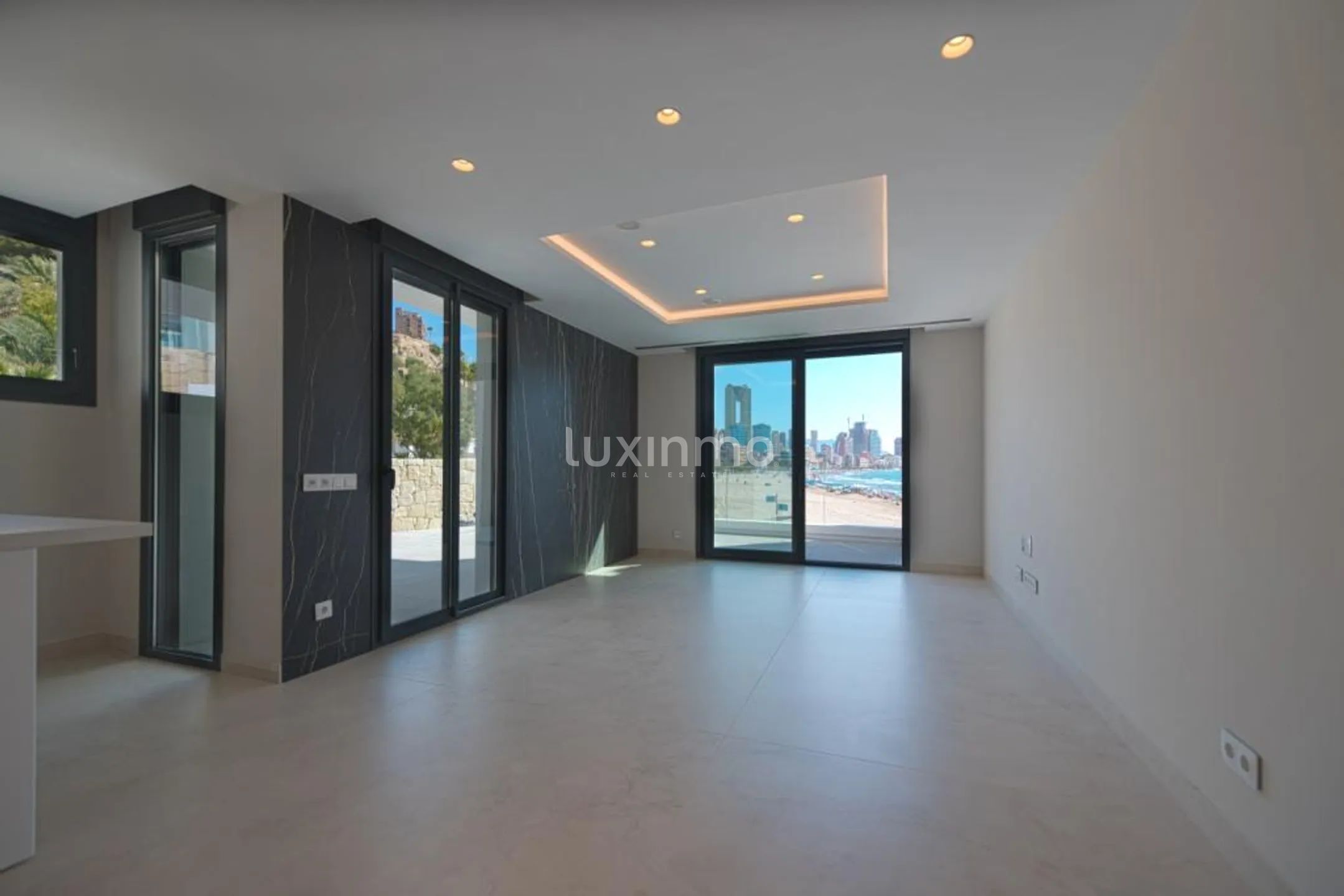Erste Linie und moderne Wohnung in Playa Poniente, Benidorm — photo 1