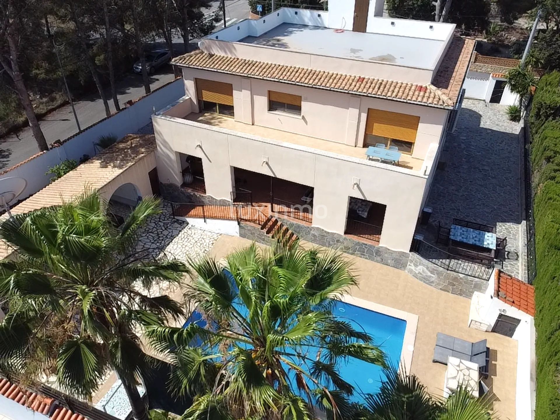 Preciosa villa con piscina en venta en Albir — photo 3