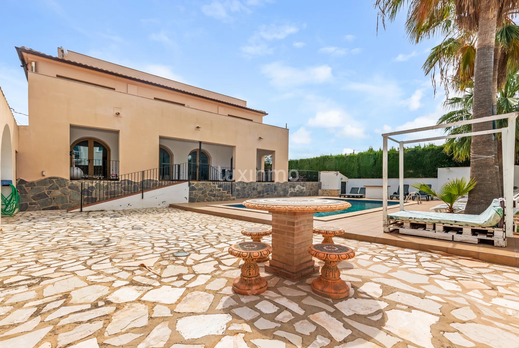 Preciosa villa con piscina en venta en Albir — photo 25