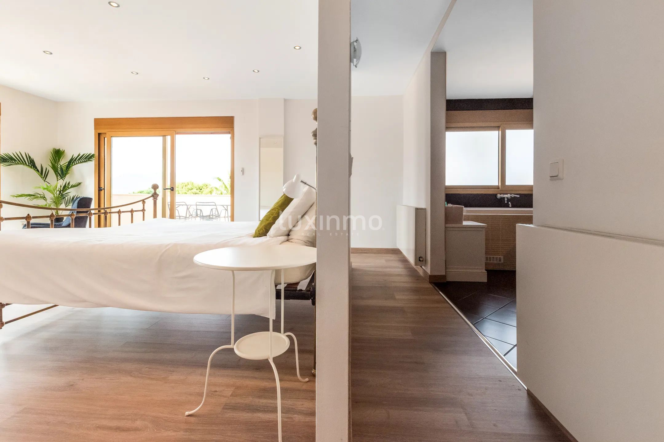 Preciosa villa con piscina en venta en Albir — photo 15