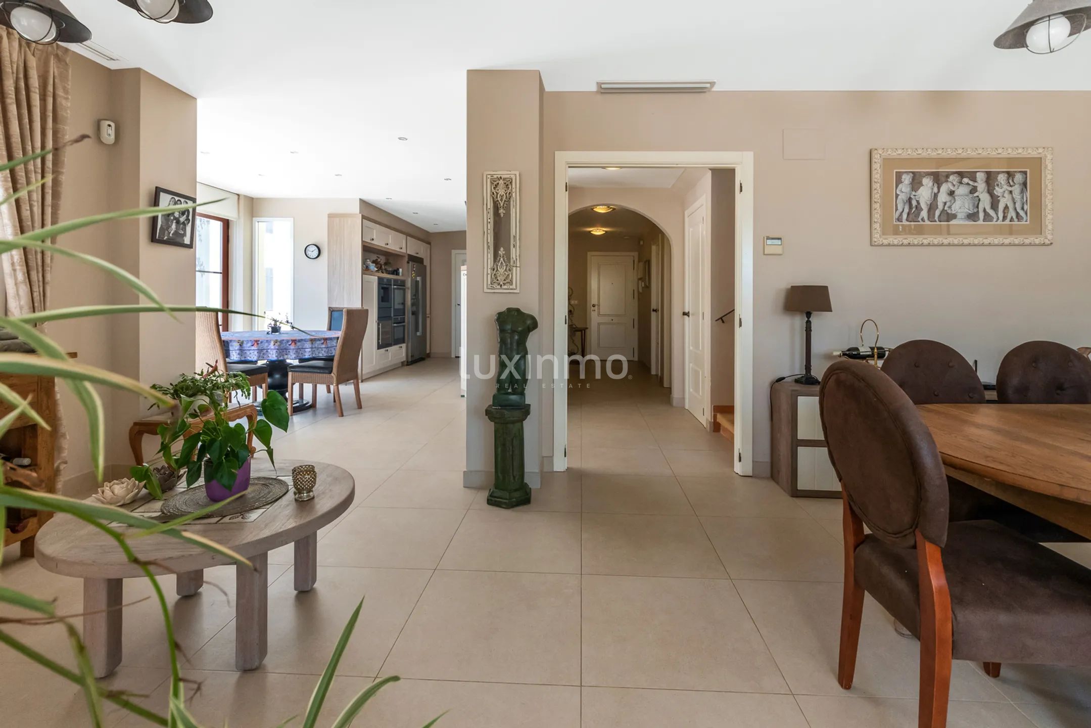 Потрясающая отремонтированная вилла с 4 спальнями в Сьерра-Кортина — photo 8