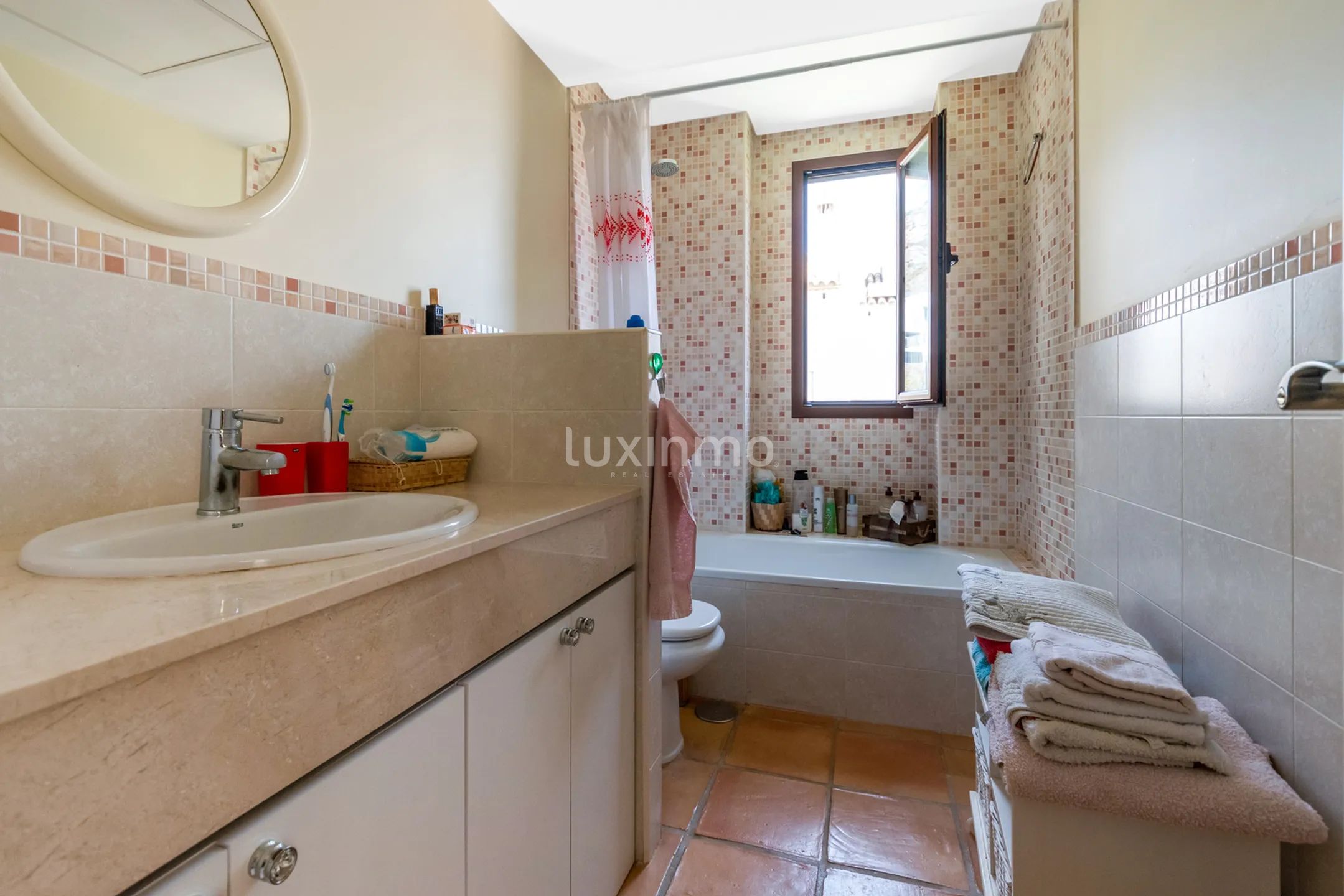 Потрясающая отремонтированная вилла с 4 спальнями в Сьерра-Кортина — photo 20